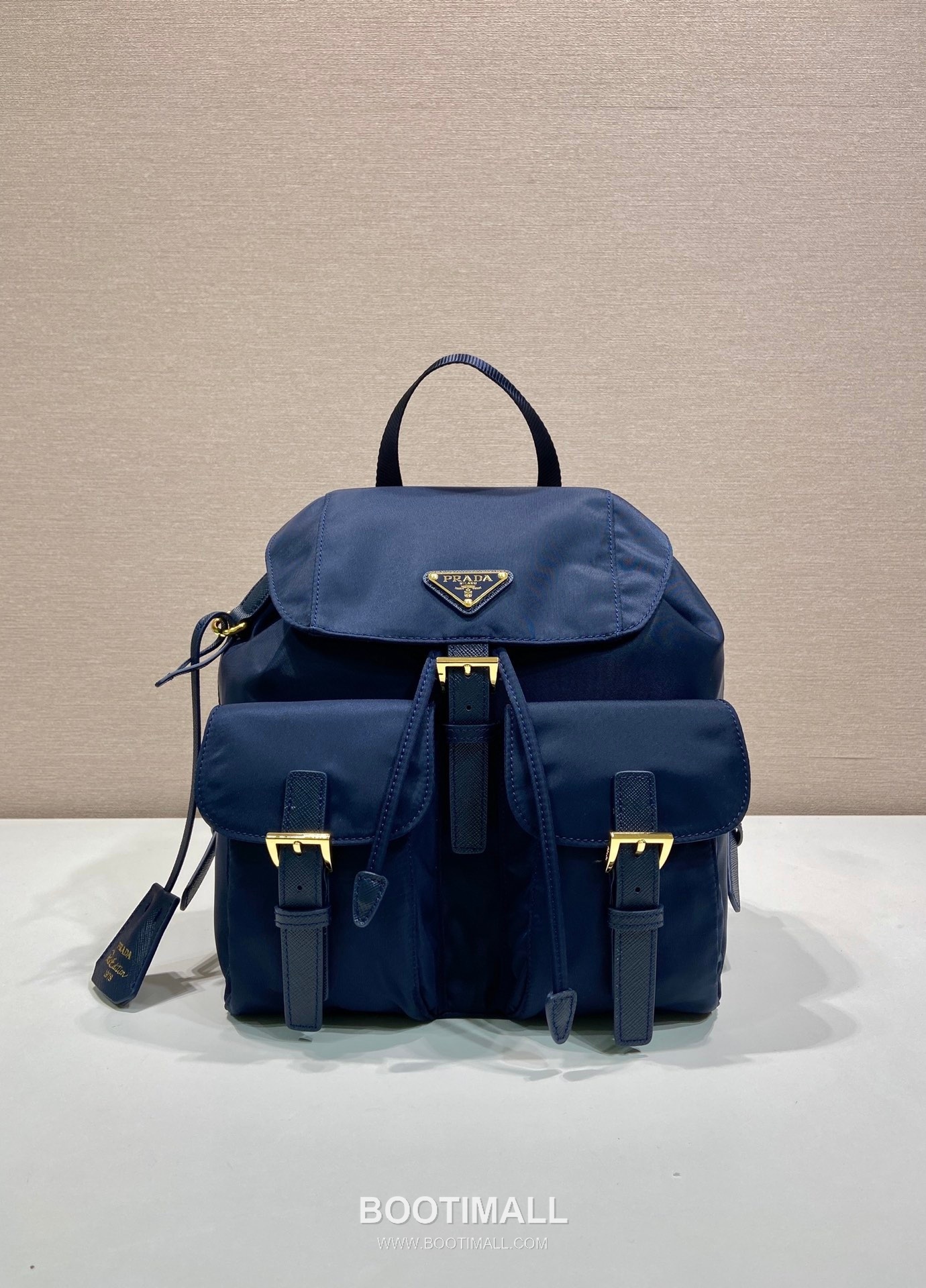 Prada Triangle Logo Lambskin Flap Backpack with Dual Front Pocket Detail 프라다 트라이앵글 로고 램스킨 플랩 백팩 듀얼 포켓 1BZ677 30cm 1