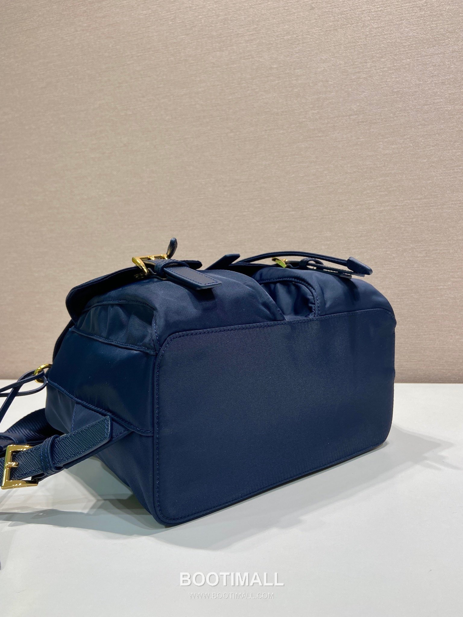 Prada Triangle Logo Lambskin Flap Backpack with Dual Front Pocket Detail 프라다 트라이앵글 로고 램스킨 플랩 백팩 듀얼 포켓 1BZ677 30cm 6