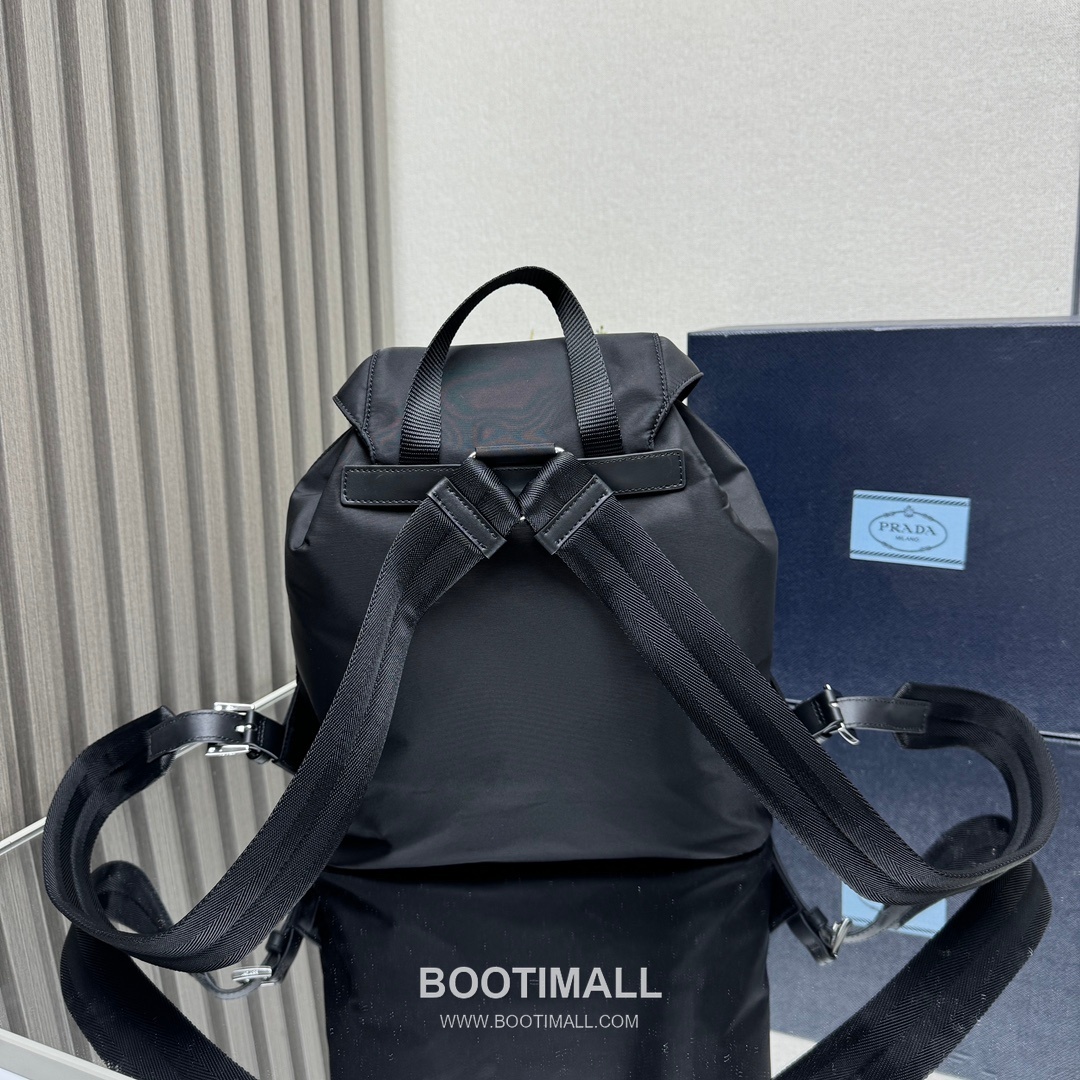 Prada Triangle Logo Nylon Backpack with Front Zip Pocket and Calfskin Trim 프라다 트라이앵글 로고 나일론 지퍼 포켓 백팩 카프스킨 트림 1BZ832 27cm 3