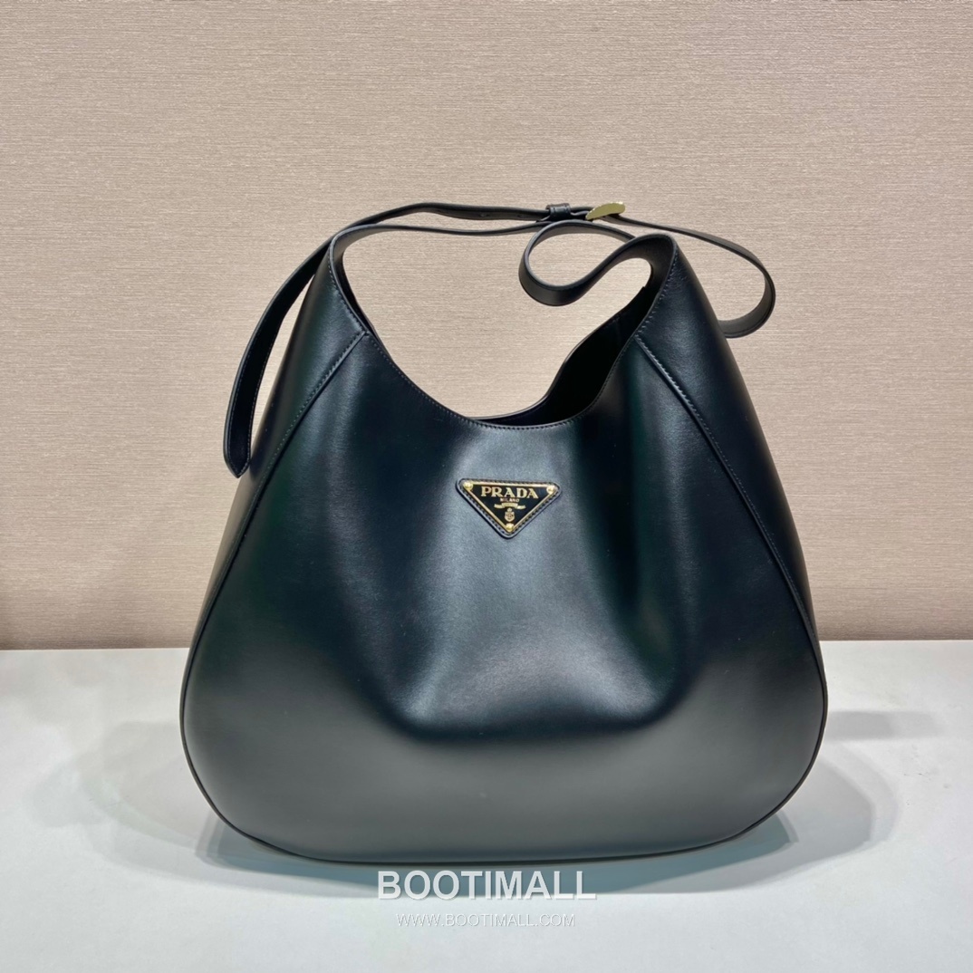 Prada Cleo Calfskin Crossbody Bag with Shoulder Strap Detail 프라다 클레오 카프스킨 크로스바디 숄더백 스트랩 디테일 1BC181 40cm 1