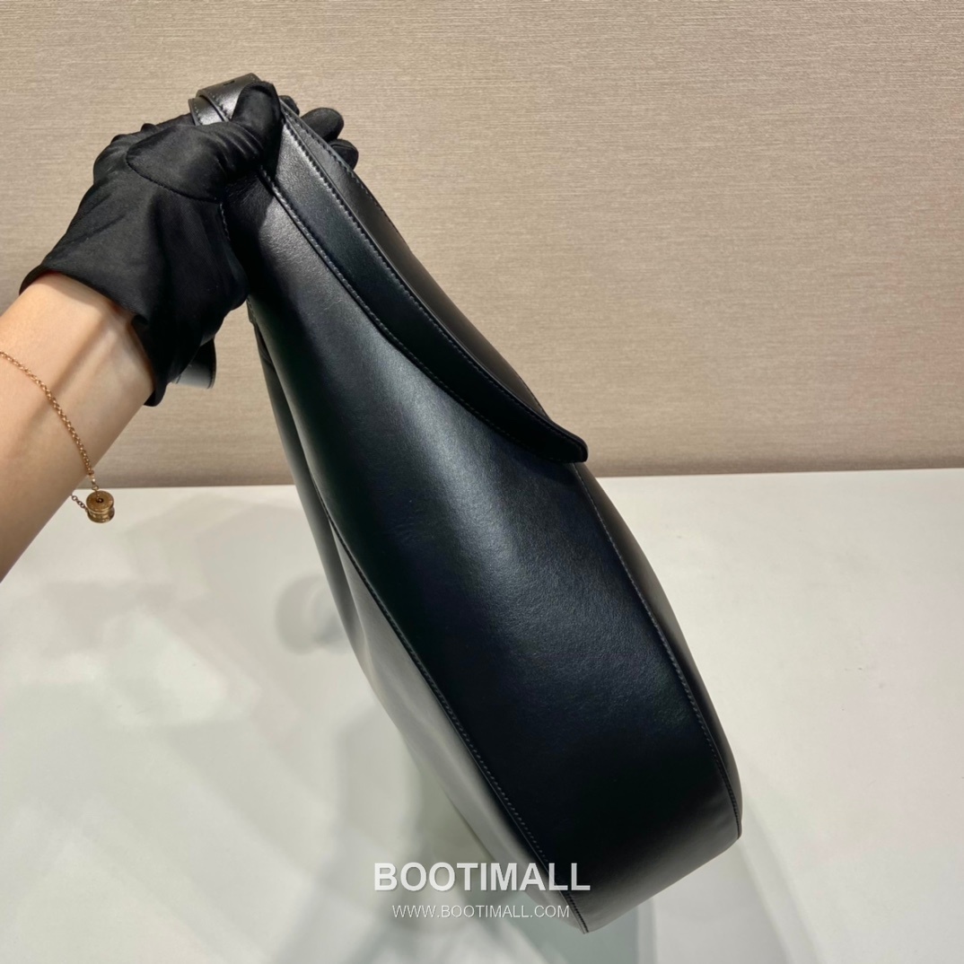 Prada Cleo Calfskin Crossbody Bag with Shoulder Strap Detail 프라다 클레오 카프스킨 크로스바디 숄더백 스트랩 디테일 1BC181 40cm 5