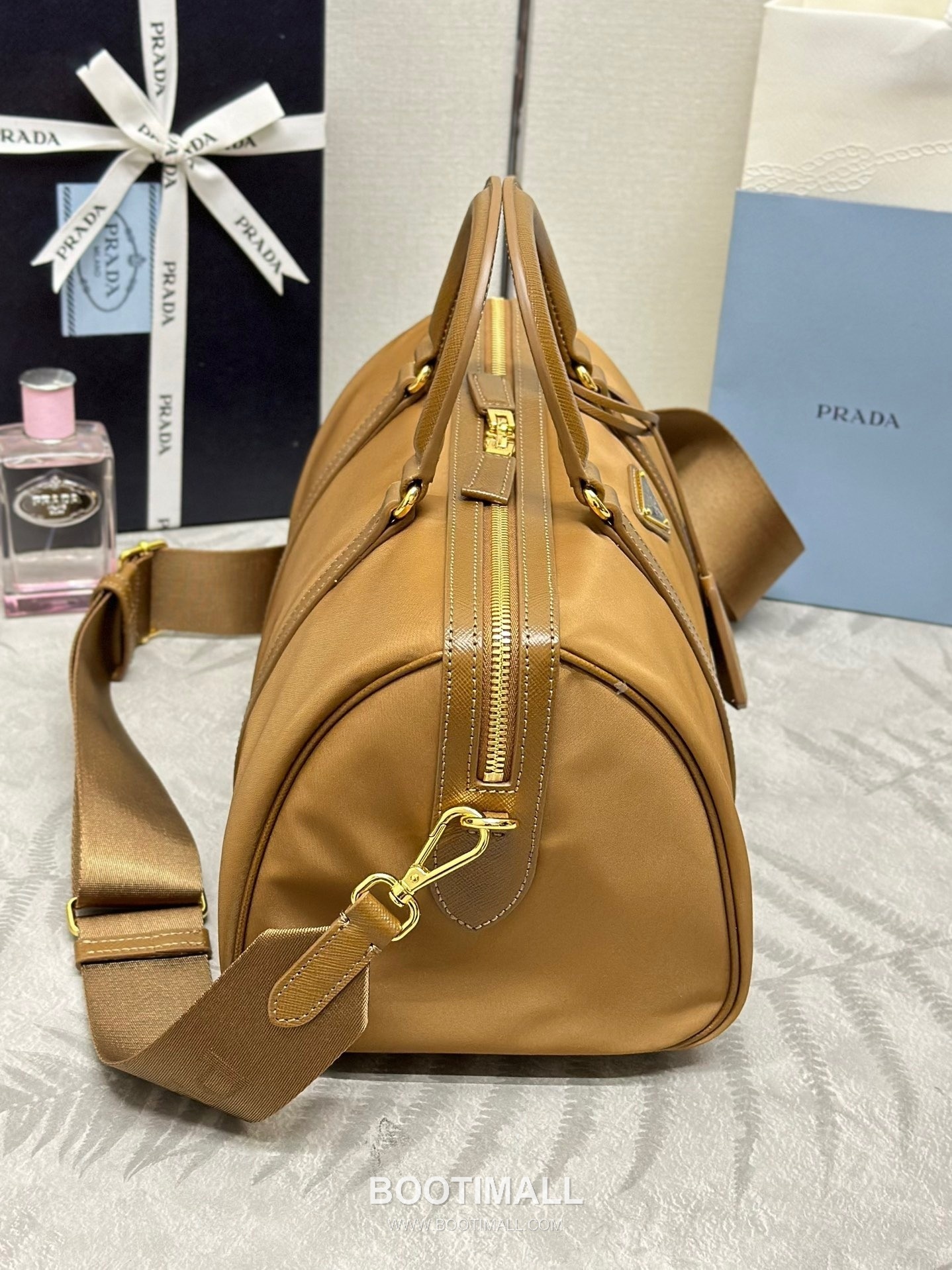 Prada Re-Nylon Saffiano Leather Trim Top Handle Bag with Shoulder Strap 프라다 리나일론 사피아노 가죽 트림 탑핸들 숄더백 스트랩 1BB233 31cm 4