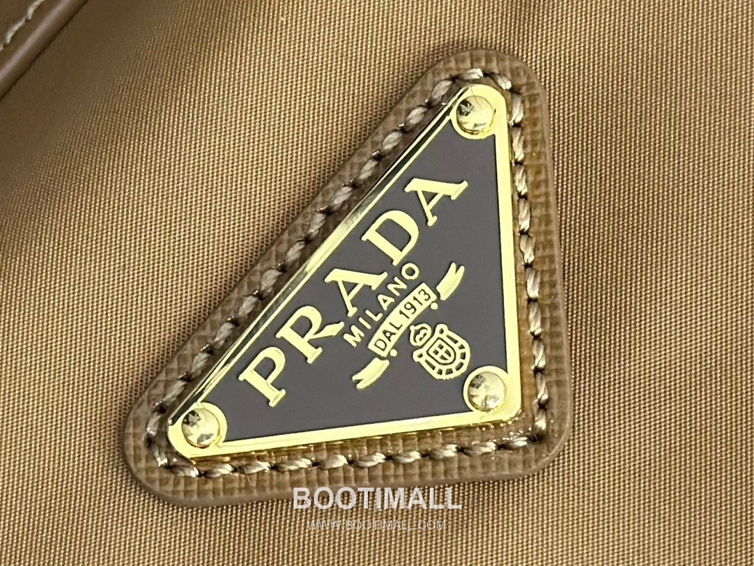 Prada Re-Nylon Saffiano Leather Trim Top Handle Bag with Shoulder Strap 프라다 리나일론 사피아노 가죽 트림 탑핸들 숄더백 스트랩 1BB233 31cm 7