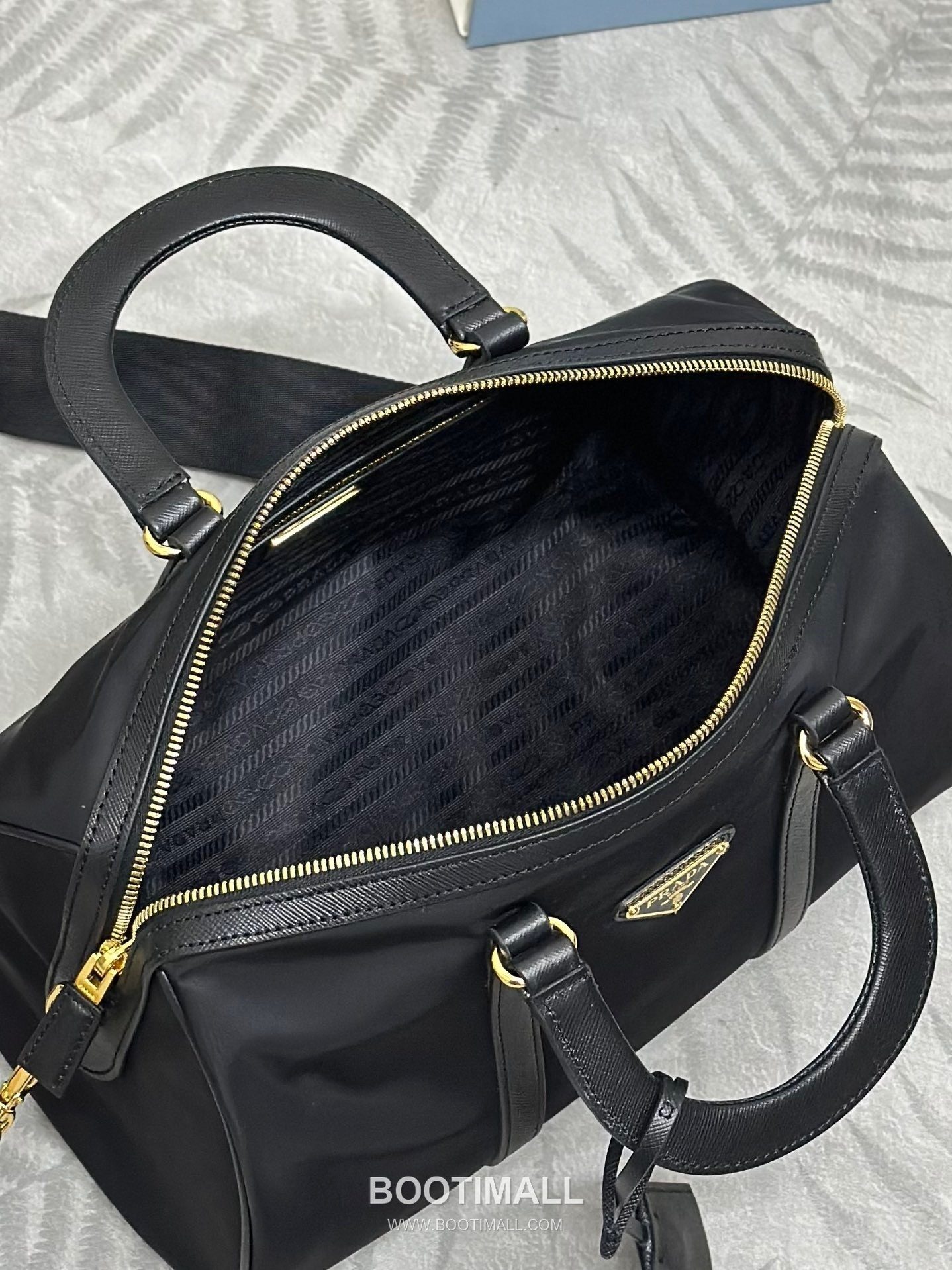 Prada Re-Nylon Saffiano Leather Trim Top Handle Bag with Shoulder Strap 프라다 리나일론 사피아노 가죽 트림 탑핸들 숄더백 스트랩 1BB233 31cm 8