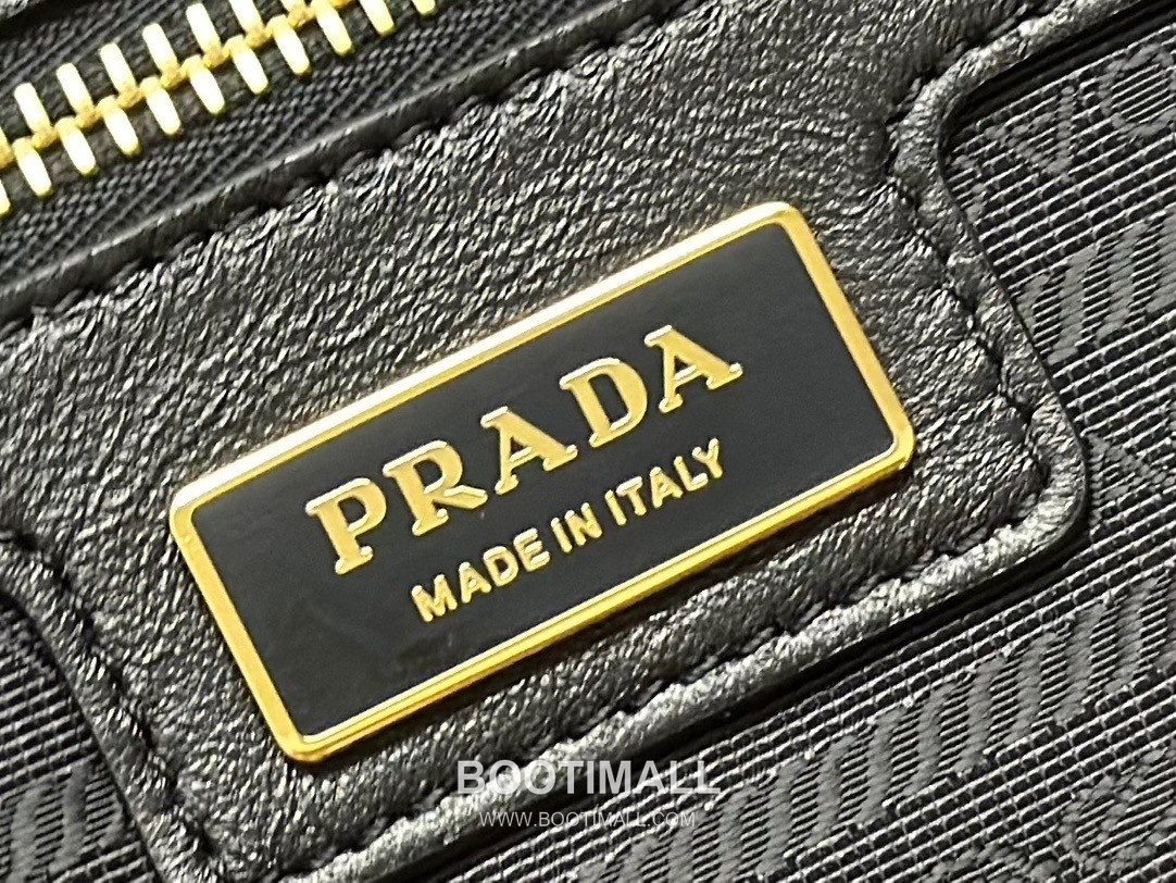 Prada Re-Nylon Saffiano Leather Trim Top Handle Bag with Shoulder Strap 프라다 리나일론 사피아노 가죽 트림 탑핸들 숄더백 스트랩 1BB233 31cm 9
