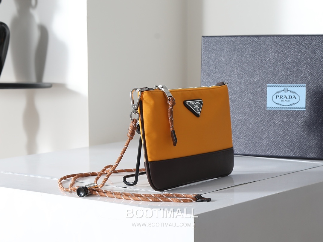 Prada Re-Nylon Smartphone Pouch with Strap Detail 프라다 리나일론 스마트폰 파우치 스트랩 디테일 2ZT073 22cm 2