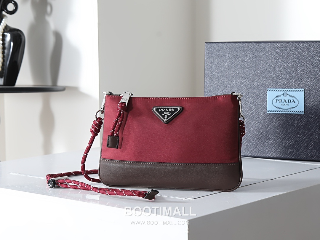 Prada Re-Nylon Smartphone Pouch with Strap Detail 프라다 리나일론 스마트폰 파우치 스트랩 디테일 2ZT073 22cm 1