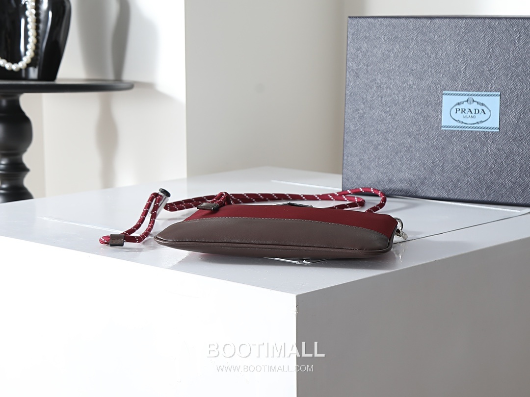 Prada Re-Nylon Smartphone Pouch with Strap Detail 프라다 리나일론 스마트폰 파우치 스트랩 디테일 2ZT073 22cm 4