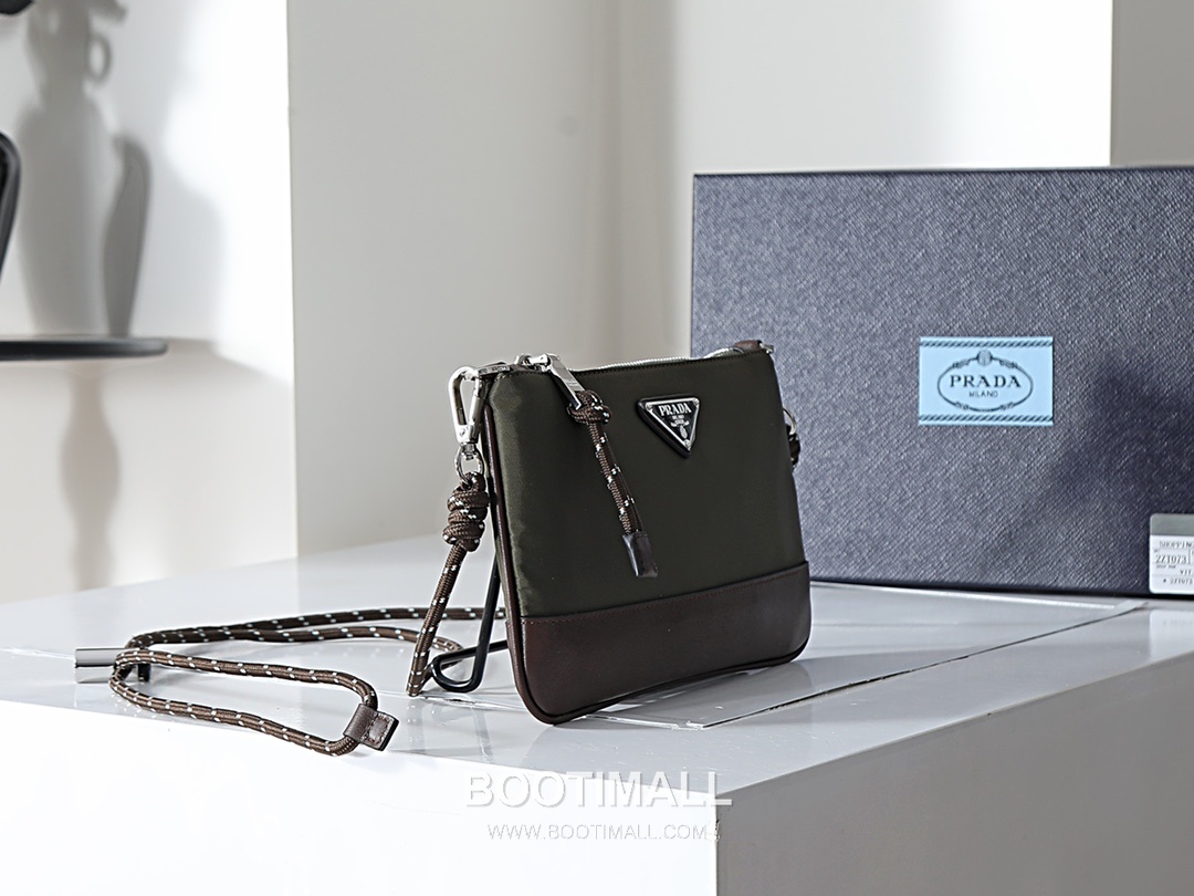 Prada Re-Nylon Smartphone Pouch with Strap Detail 프라다 리나일론 스마트폰 파우치 스트랩 디테일 2ZT073 22cm 2