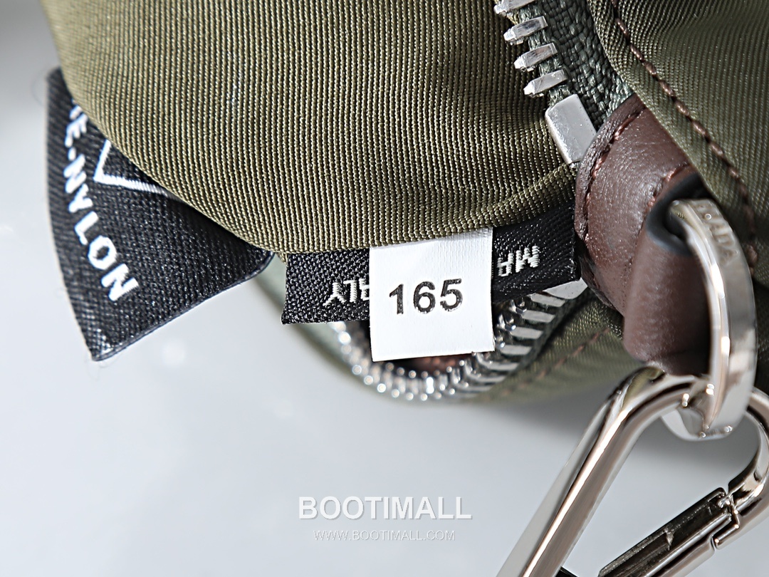 Prada Re-Nylon Smartphone Pouch with Strap Detail 프라다 리나일론 스마트폰 파우치 스트랩 디테일 2ZT073 22cm 9