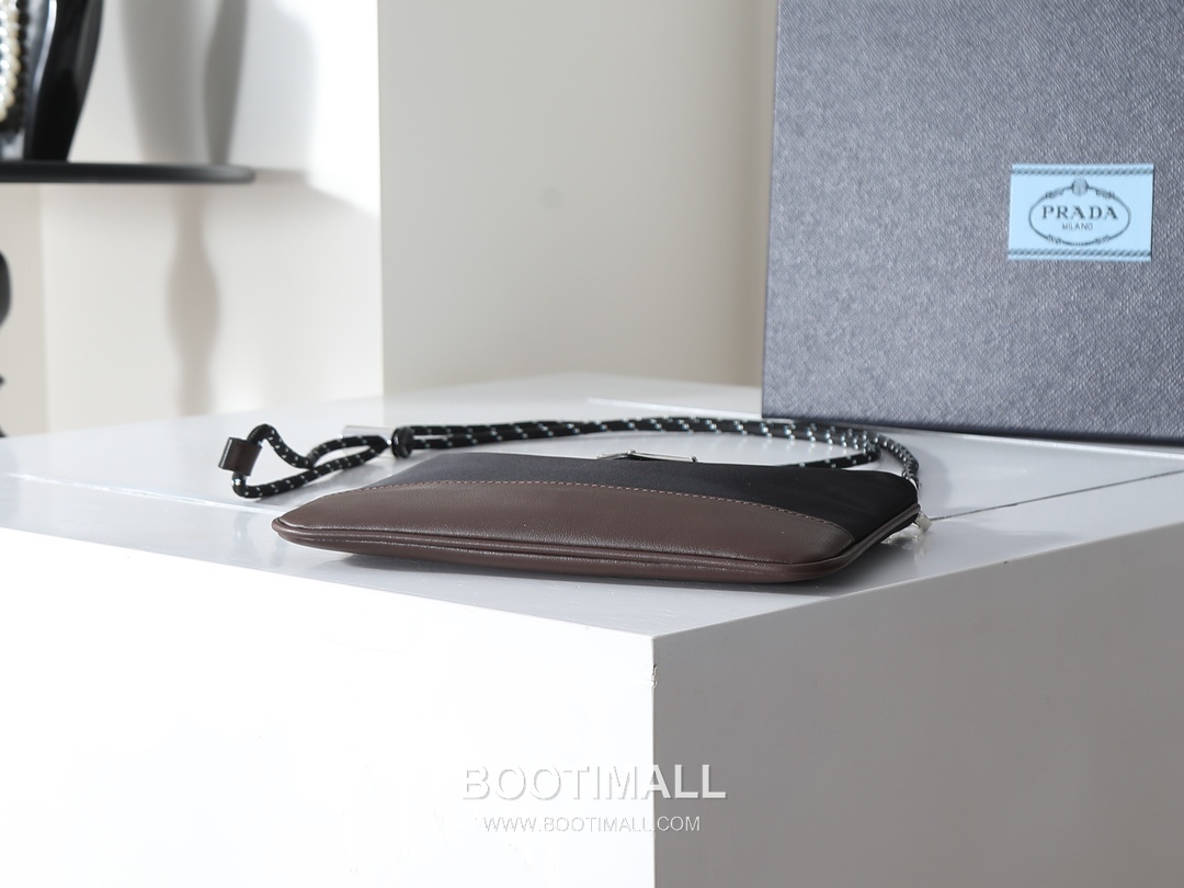 Prada Re-Nylon Smartphone Pouch with Strap Detail 프라다 리나일론 스마트폰 파우치 스트랩 디테일 2ZT073 22cm 4
