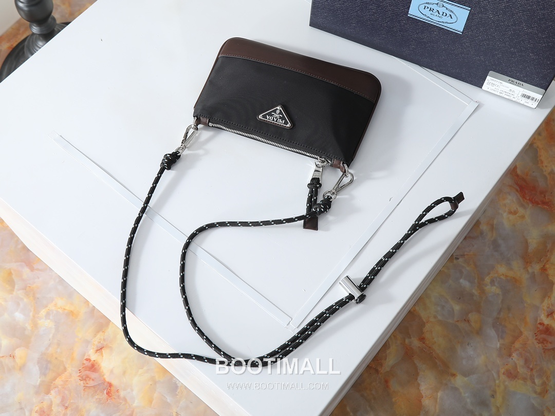 Prada Re-Nylon Smartphone Pouch with Strap Detail 프라다 리나일론 스마트폰 파우치 스트랩 디테일 2ZT073 22cm 5