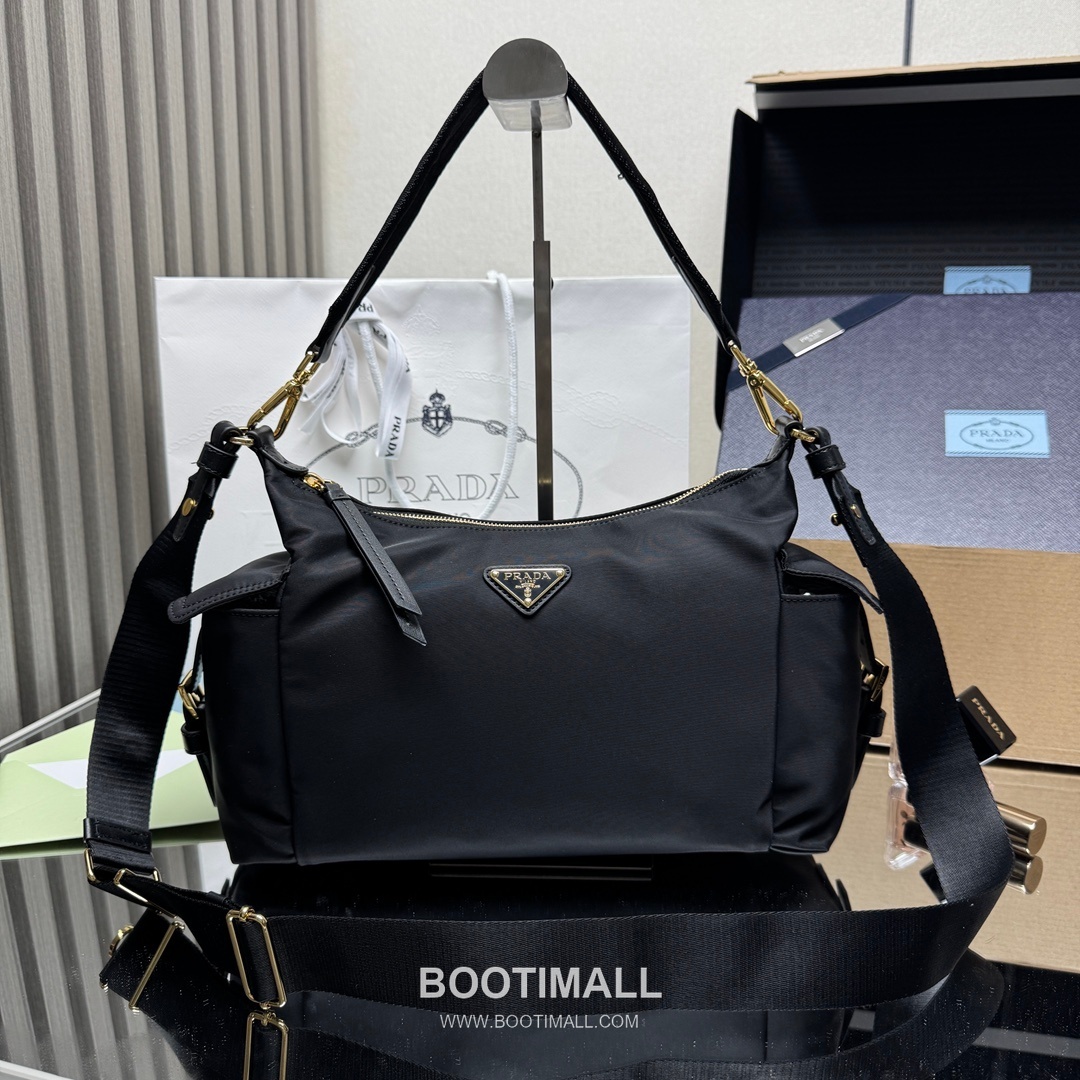 Prada Re-Nylon Calfskin Explorer Crossbody Bag with Dual Strap Pocket Detail 프라다 리나일론 카프스킨 익스플로러 크로스바디 백 듀얼 스트랩 포켓 디테일 1BC264 32cm 1