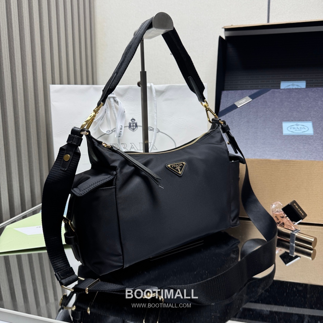 Prada Re-Nylon Calfskin Explorer Crossbody Bag with Dual Strap Pocket Detail 프라다 리나일론 카프스킨 익스플로러 크로스바디 백 듀얼 스트랩 포켓 디테일 1BC264 32cm 3