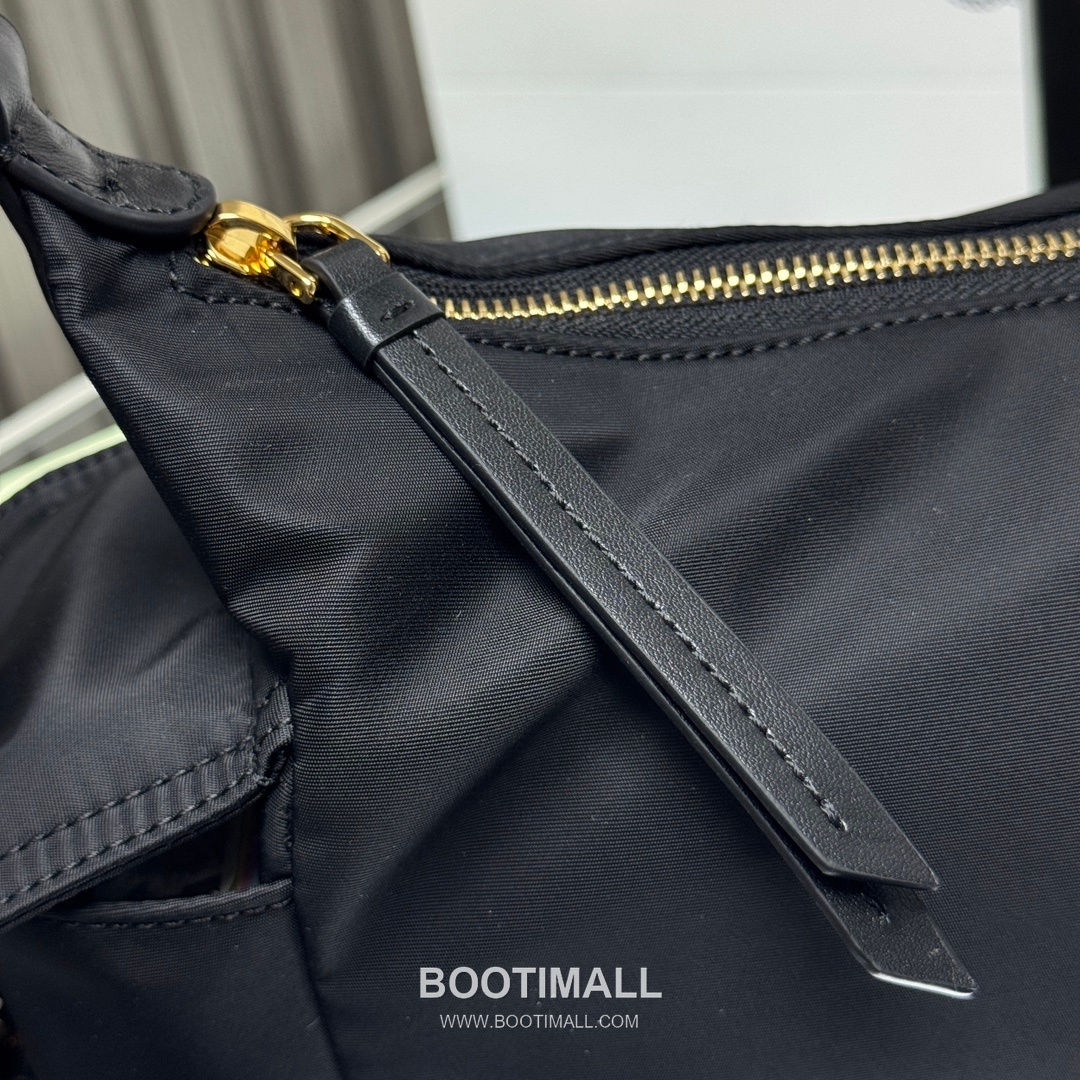 Prada Re-Nylon Calfskin Explorer Crossbody Bag with Dual Strap Pocket Detail 프라다 리나일론 카프스킨 익스플로러 크로스바디 백 듀얼 스트랩 포켓 디테일 1BC264 32cm 7