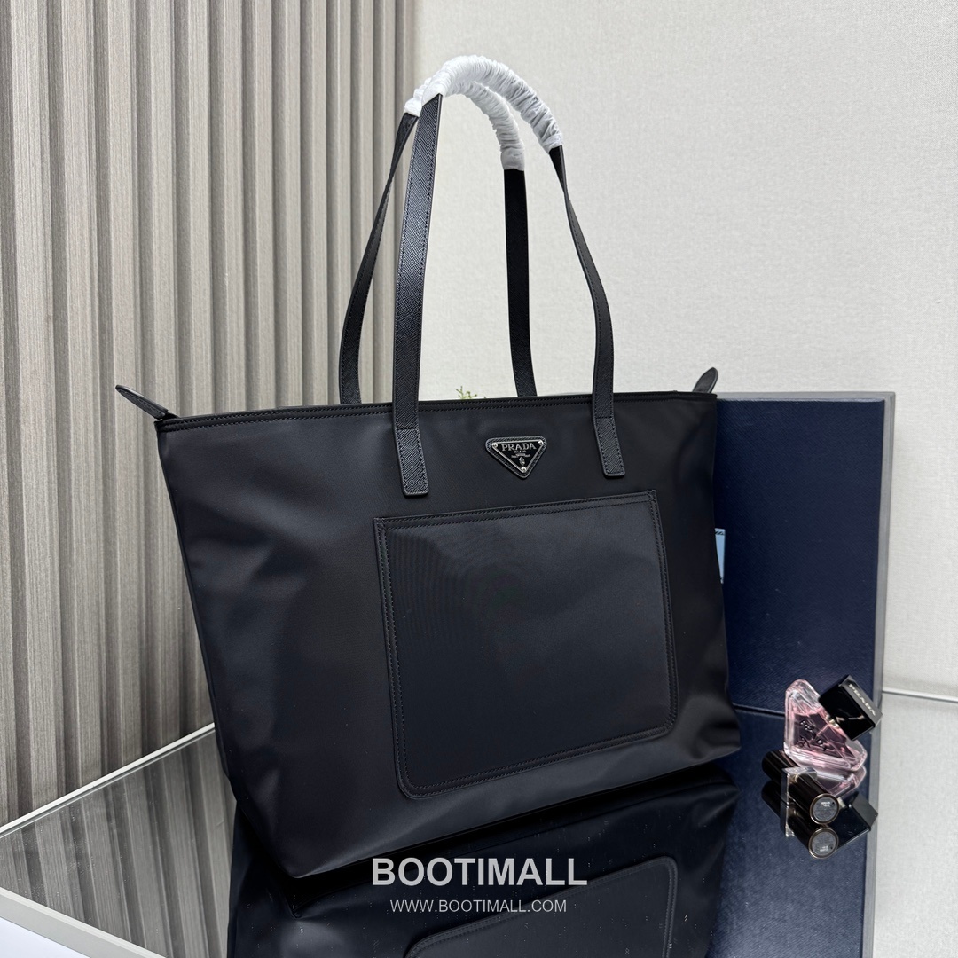 Prada Re-Nylon Saffiano Leather Handle Tote Bag with Front Pocket Detail 프라다 리나일론 사피아노 가죽 핸들 토트백 프론트 포켓 디테일 1BG052 35cm 3