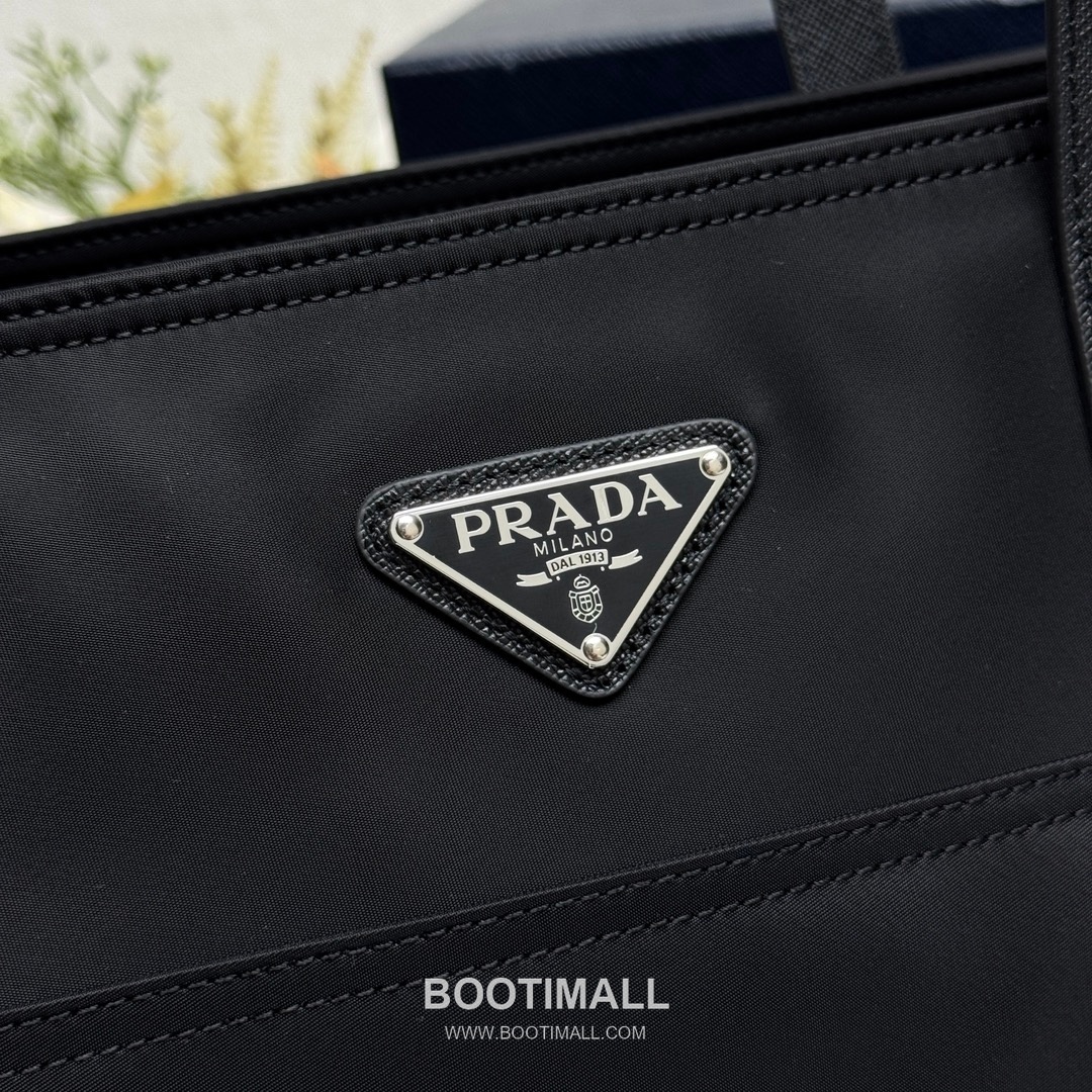 Prada Re-Nylon Saffiano Leather Handle Tote Bag with Front Pocket Detail 프라다 리나일론 사피아노 가죽 핸들 토트백 프론트 포켓 디테일 1BG052 35cm 6