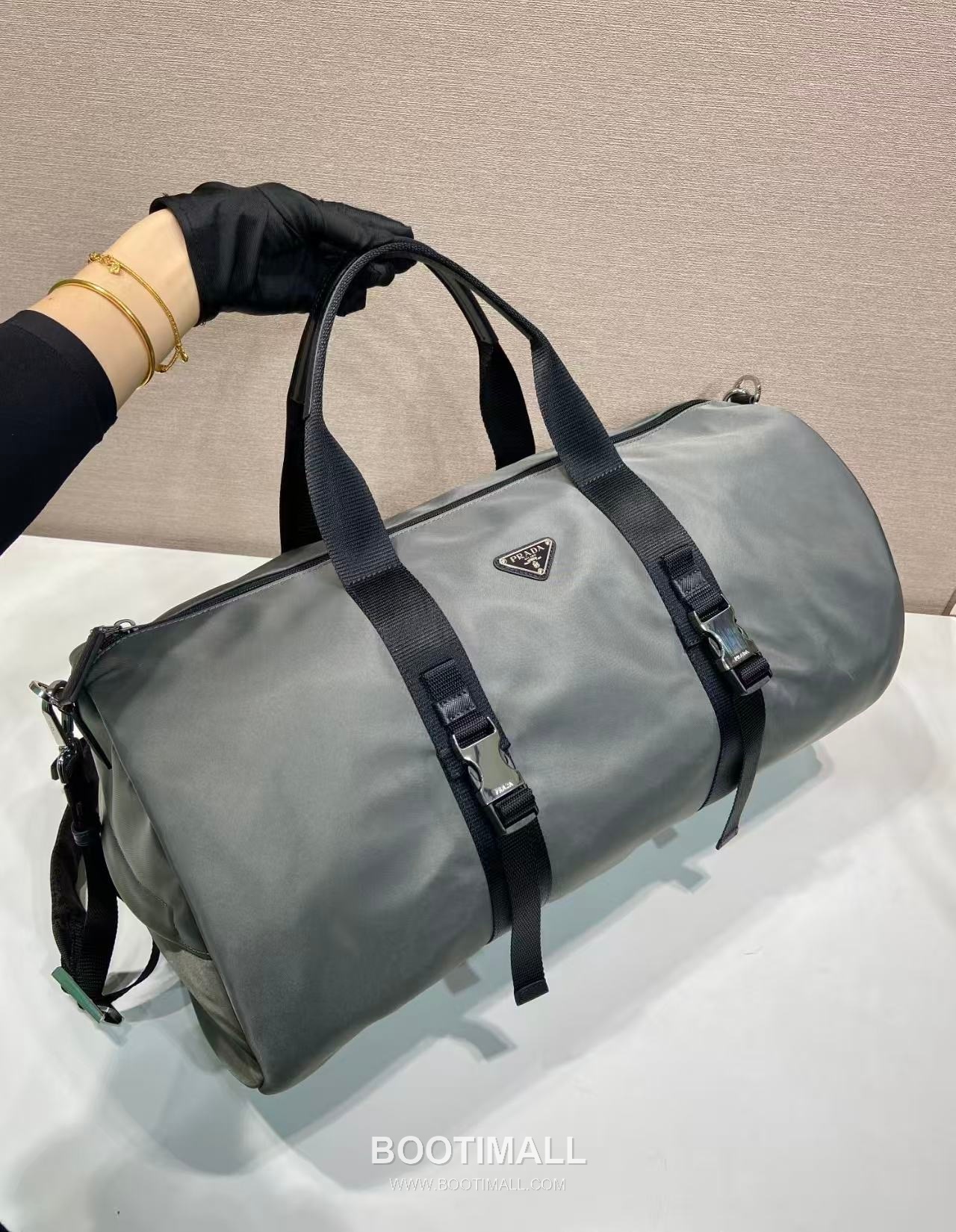 Prada Parachute Fabric Travel Duffle Bag with Dual Zip Pocket Detail 프라다 패러슈트 패브릭 트래블 더플백 듀얼 지퍼 포켓 디테일 2VC015 50cm 3