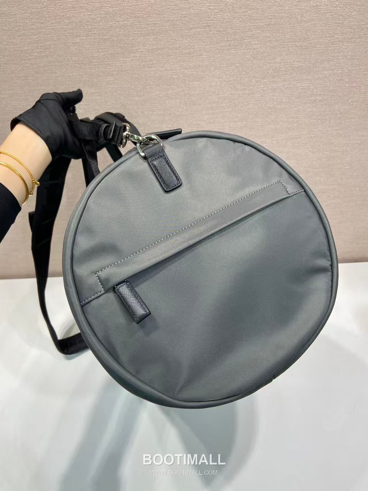 Prada Parachute Fabric Travel Duffle Bag with Dual Zip Pocket Detail 프라다 패러슈트 패브릭 트래블 더플백 듀얼 지퍼 포켓 디테일 2VC015 50cm 5