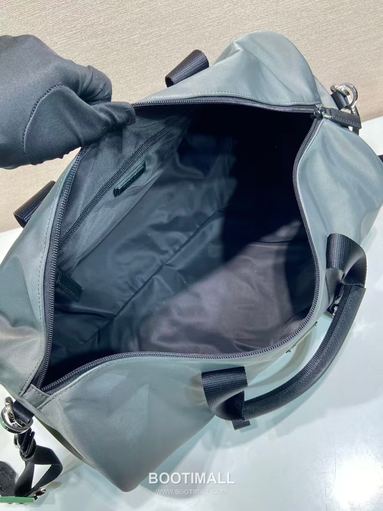 Prada Parachute Fabric Travel Duffle Bag with Dual Zip Pocket Detail 프라다 패러슈트 패브릭 트래블 더플백 듀얼 지퍼 포켓 디테일 2VC015 50cm 8