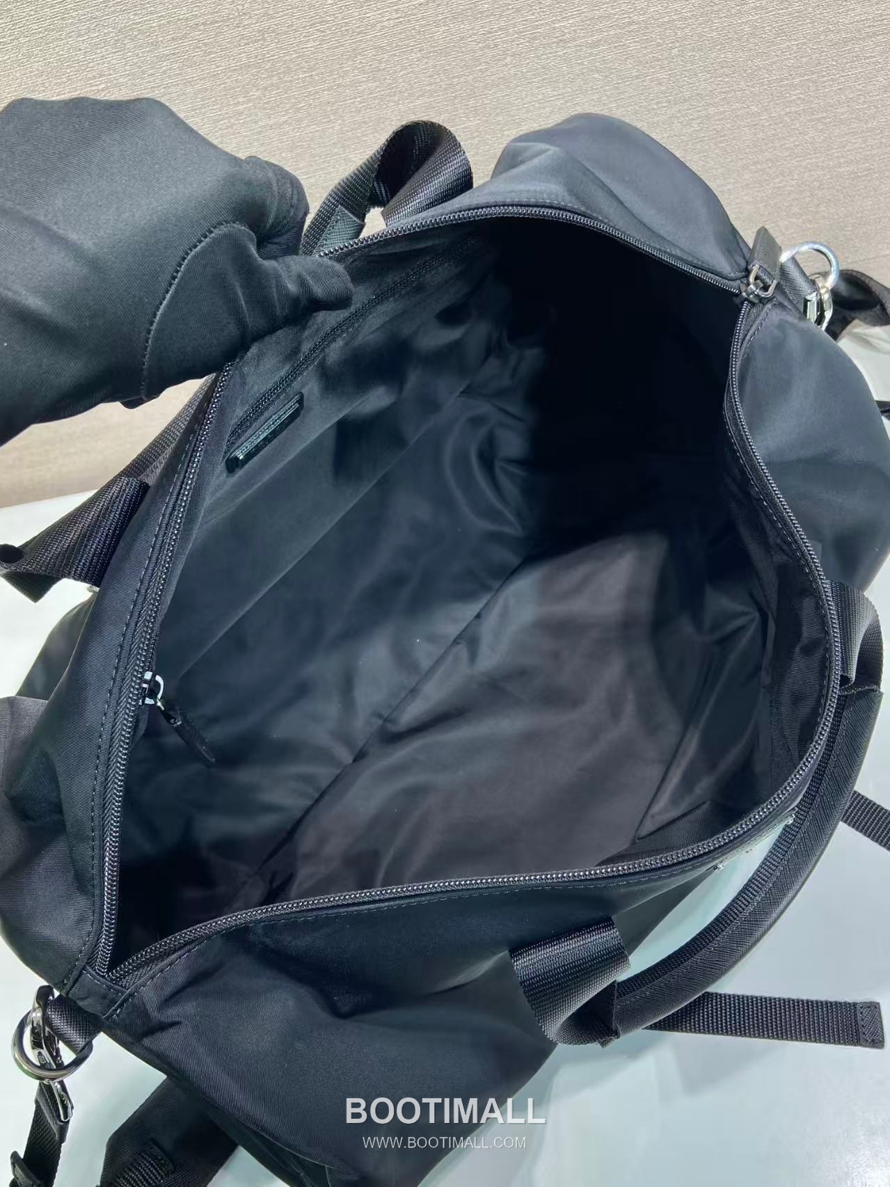 Prada Parachute Fabric Travel Duffle Bag with Dual Zip Pocket Detail 프라다 패러슈트 패브릭 트래블 더플백 듀얼 지퍼 포켓 디테일 2VC015 50cm 8