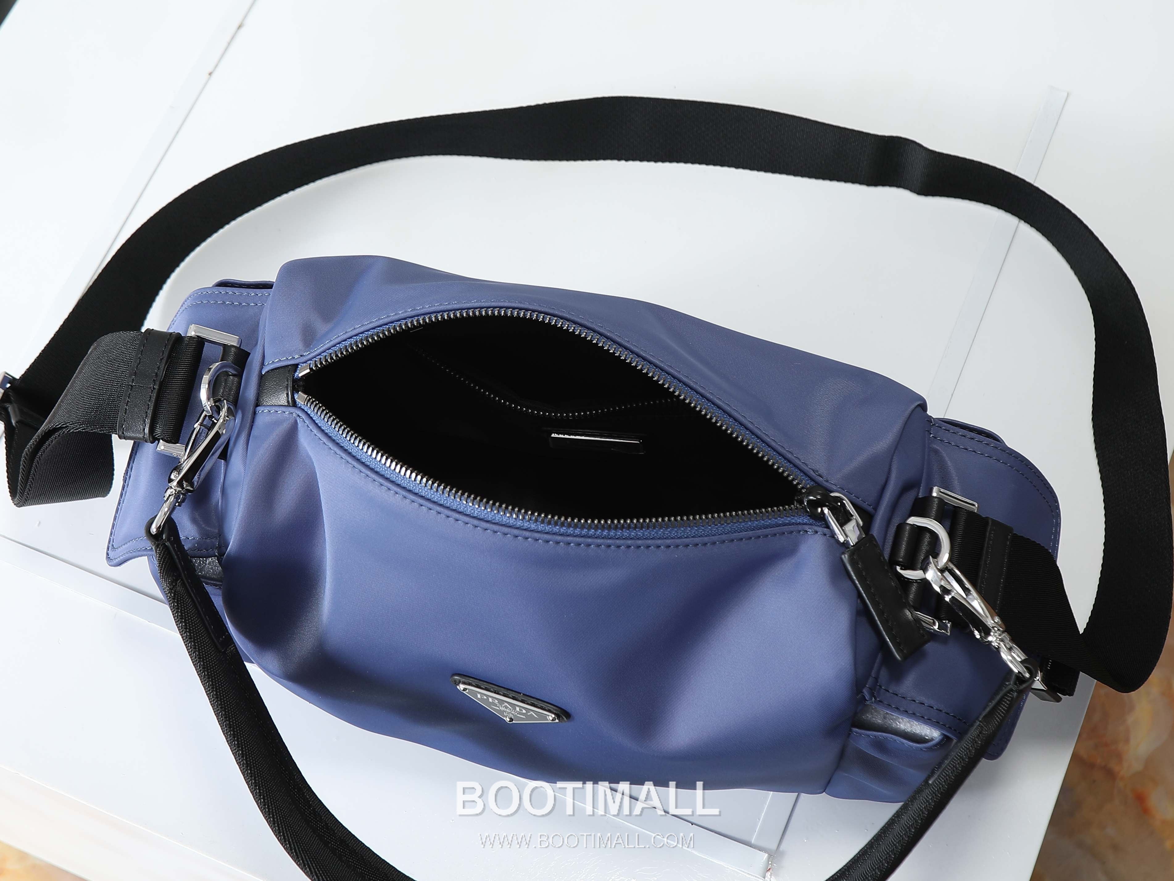 Prada Re-Nylon Explorer Crossbody Bag with Dual Zip Pocket and Strap Detail 프라다 리나일론 익스플로러 크로스바디 백 듀얼 지퍼 포켓 스트랩 디테일 2VH206 31cm 8