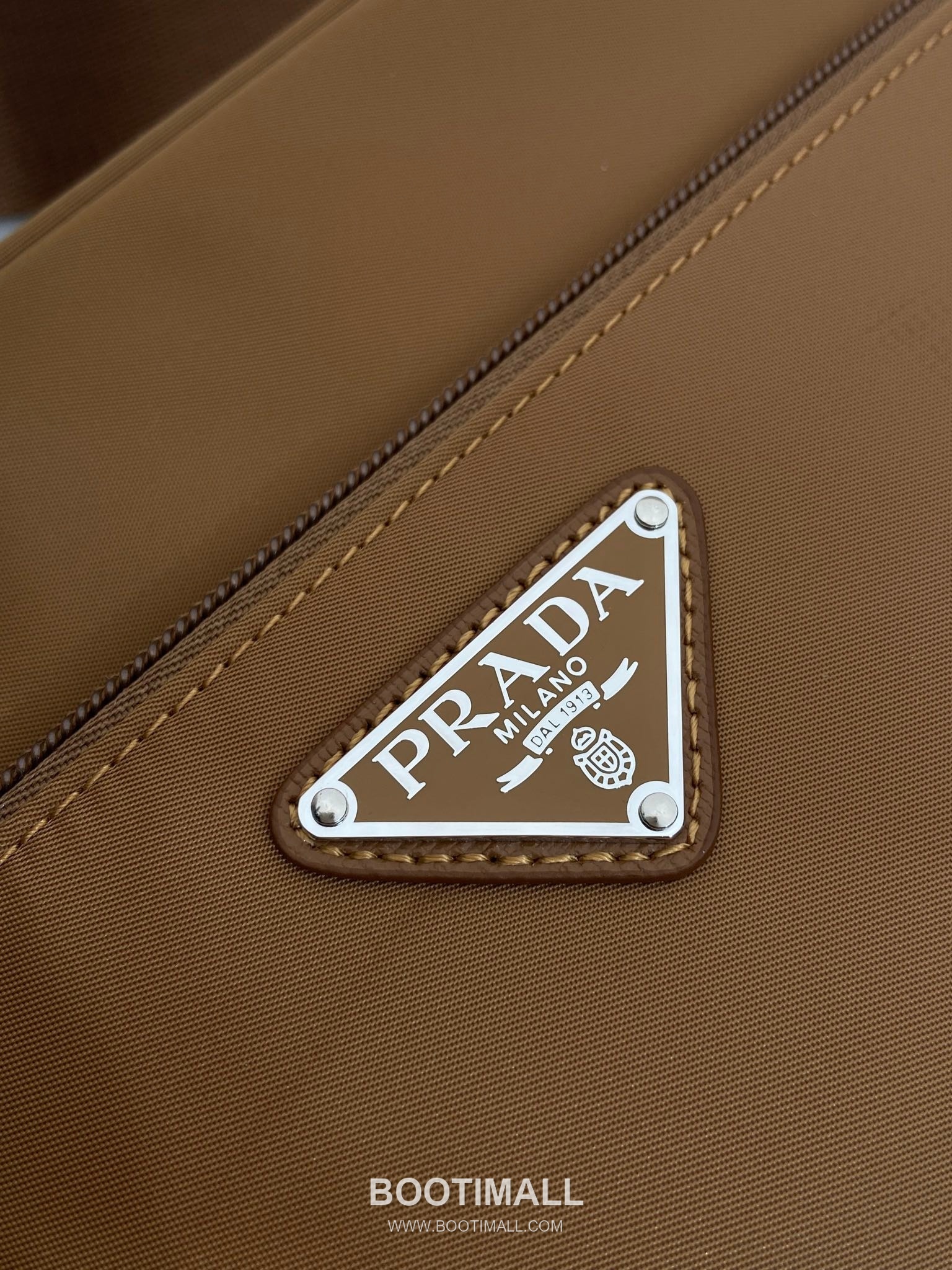 Prada Re-Nylon Calfskin Trim Multi Pouch Shoulder Bag with Detachable Mini Pouch 프라다 리나일론 카프스킨 트림 멀티 파우치 숄더백 탈부착 미니 파우치 1BC167 23cm 7