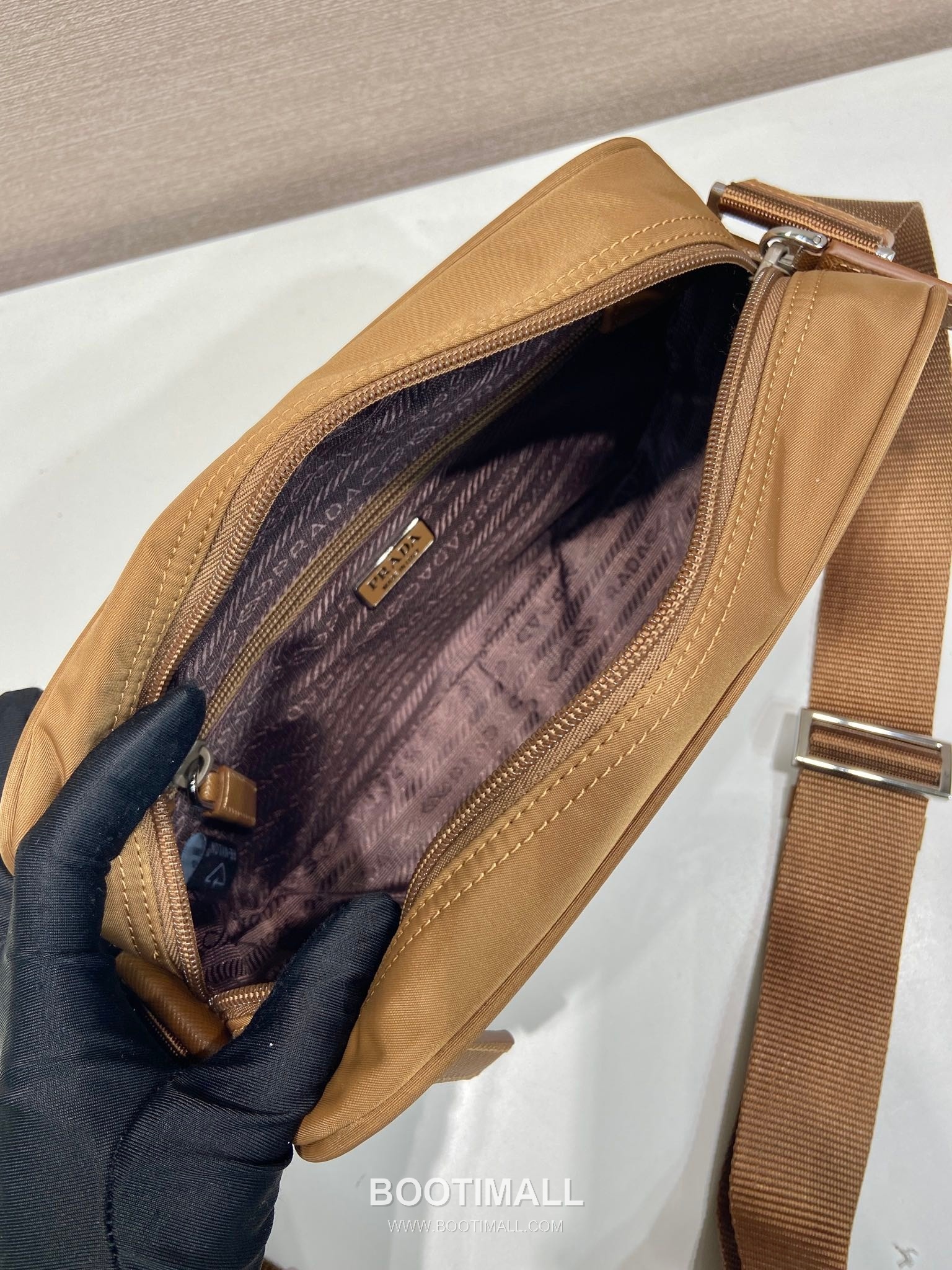 Prada Re-Nylon Calfskin Trim Multi Pouch Shoulder Bag with Detachable Mini Pouch 프라다 리나일론 카프스킨 트림 멀티 파우치 숄더백 탈부착 미니 파우치 1BC167 23cm 8