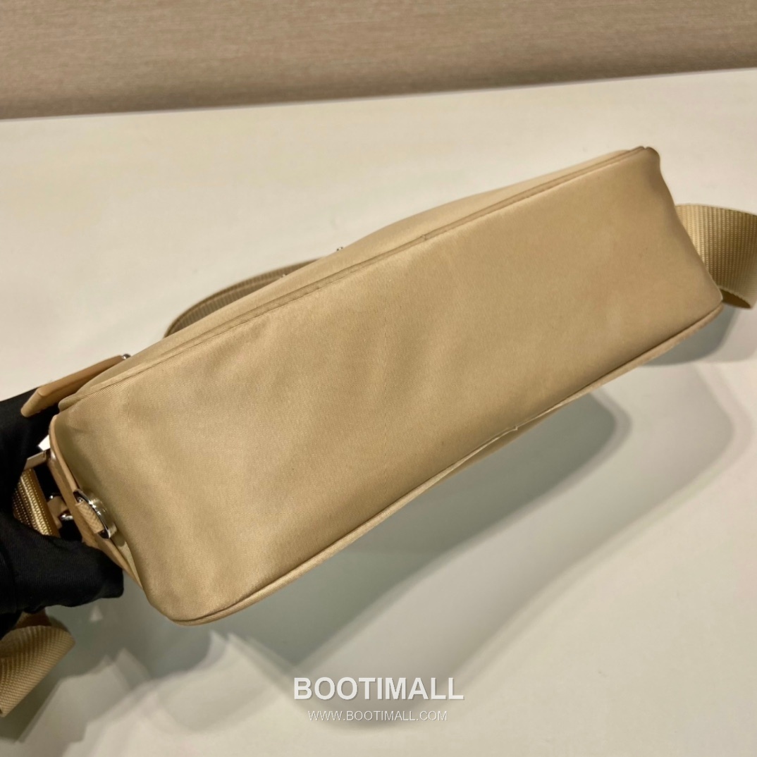 Prada Re-Nylon Calfskin Trim Multi Pouch Shoulder Bag with Detachable Mini Pouch 프라다 리나일론 카프스킨 트림 멀티 파우치 숄더백 탈부착 미니 파우치 1BC167 23cm 5