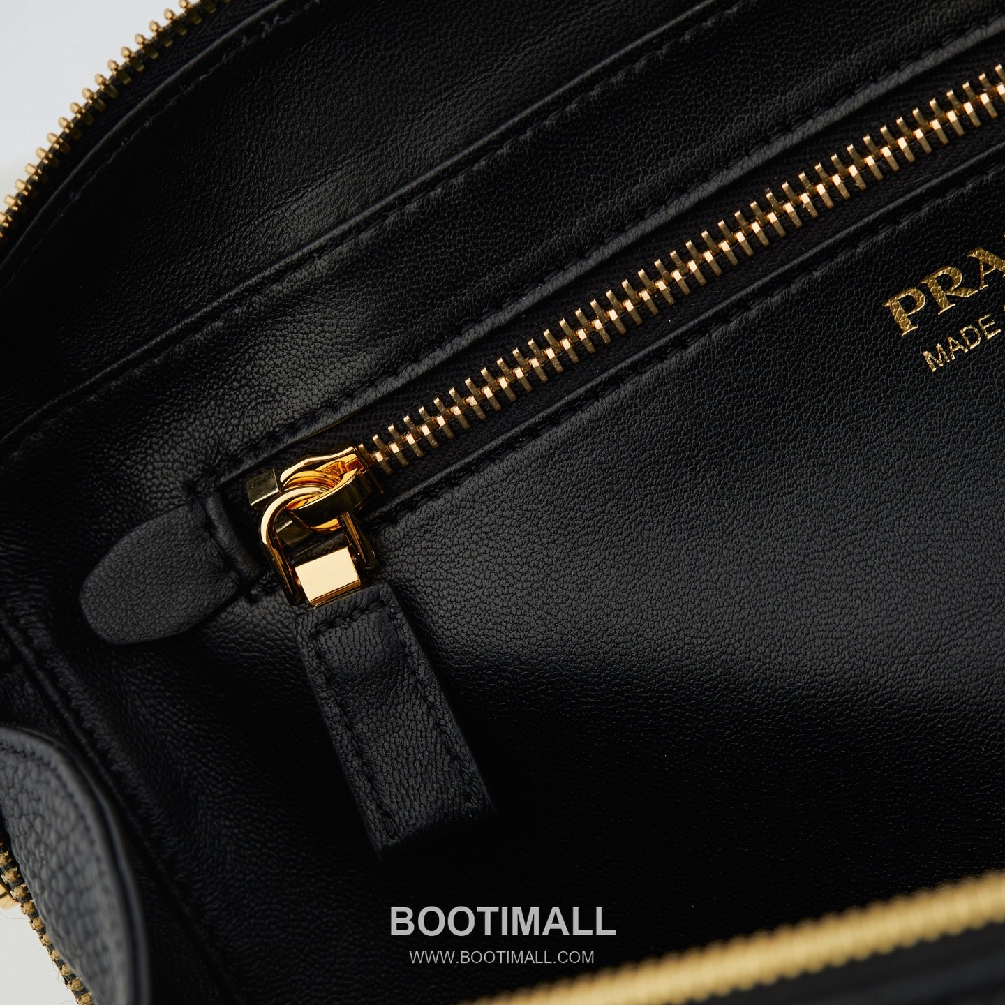 Prada Deer Grain Calfskin Top Handle Bag with Shoulder Strap Detail 프라다 디어 그레인 카프스킨 탑핸들 숄더백 스트랩 디테일 1BB126 28cm 7