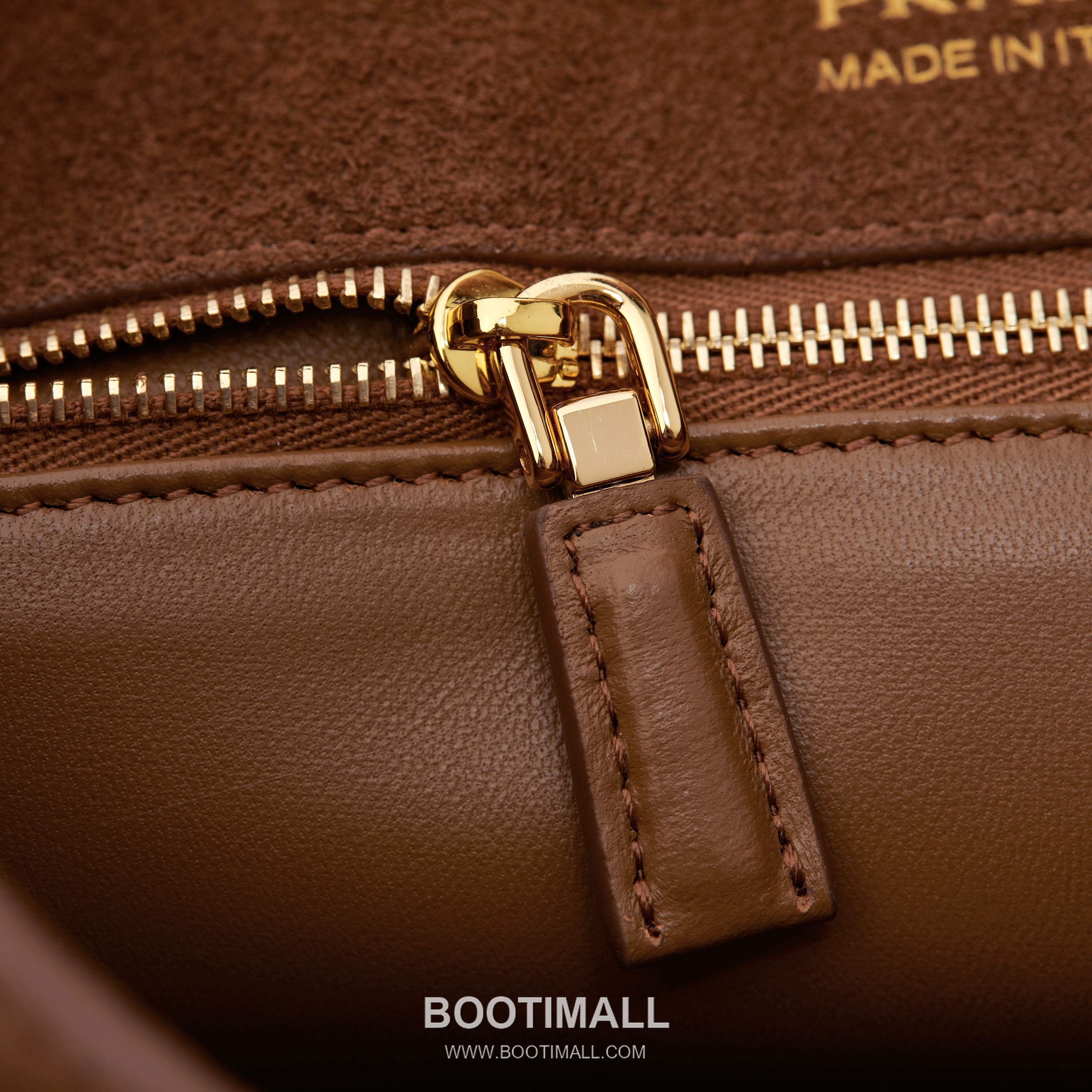 Prada Etude Suede Leather Tote Shoulder Bag with Magnetic Closure Detail 프라다 에튜드 스웨이드 레더 토트 숄더백 마그네틱 클로저 디테일 1BC259 41cm 7