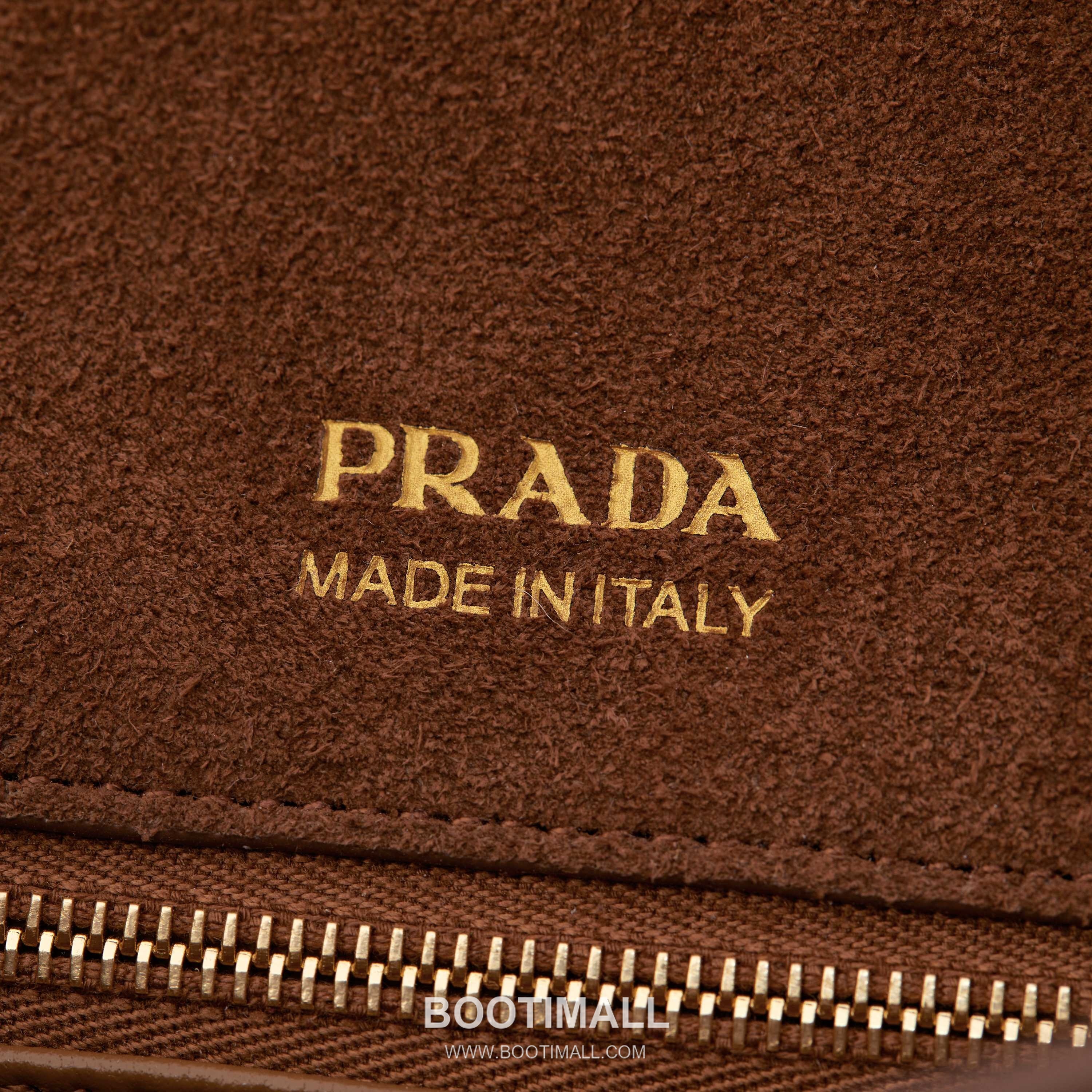 Prada Etude Suede Leather Tote Shoulder Bag with Magnetic Closure Detail 프라다 에튜드 스웨이드 레더 토트 숄더백 마그네틱 클로저 디테일 1BC259 41cm 8