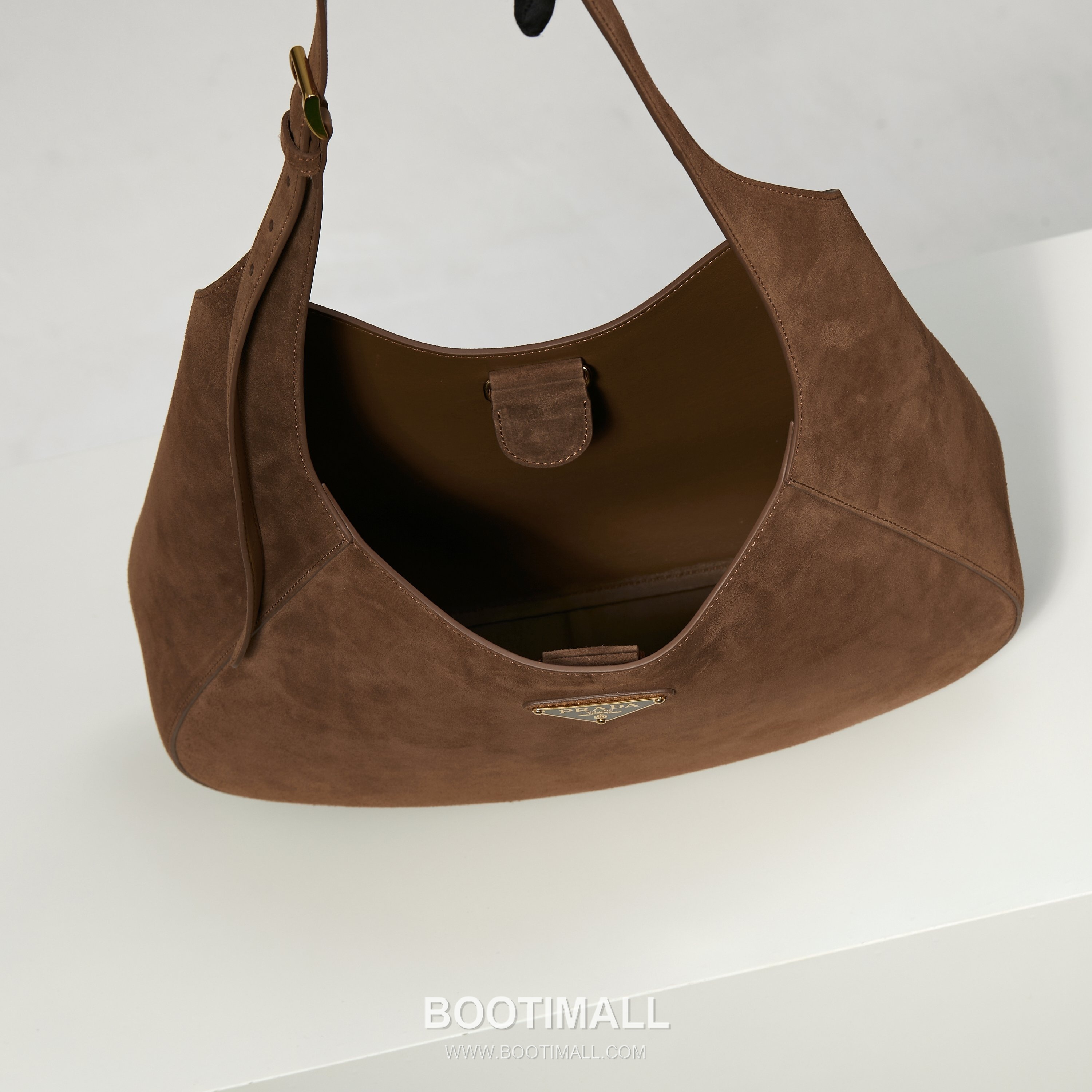 Prada Cleo Suede Leather Crossbody Bag with Shoulder Strap Detail 프라다 클레오 스웨이드 레더 크로스바디 숄더백 스트랩 디테일 1BC181 40cm 9