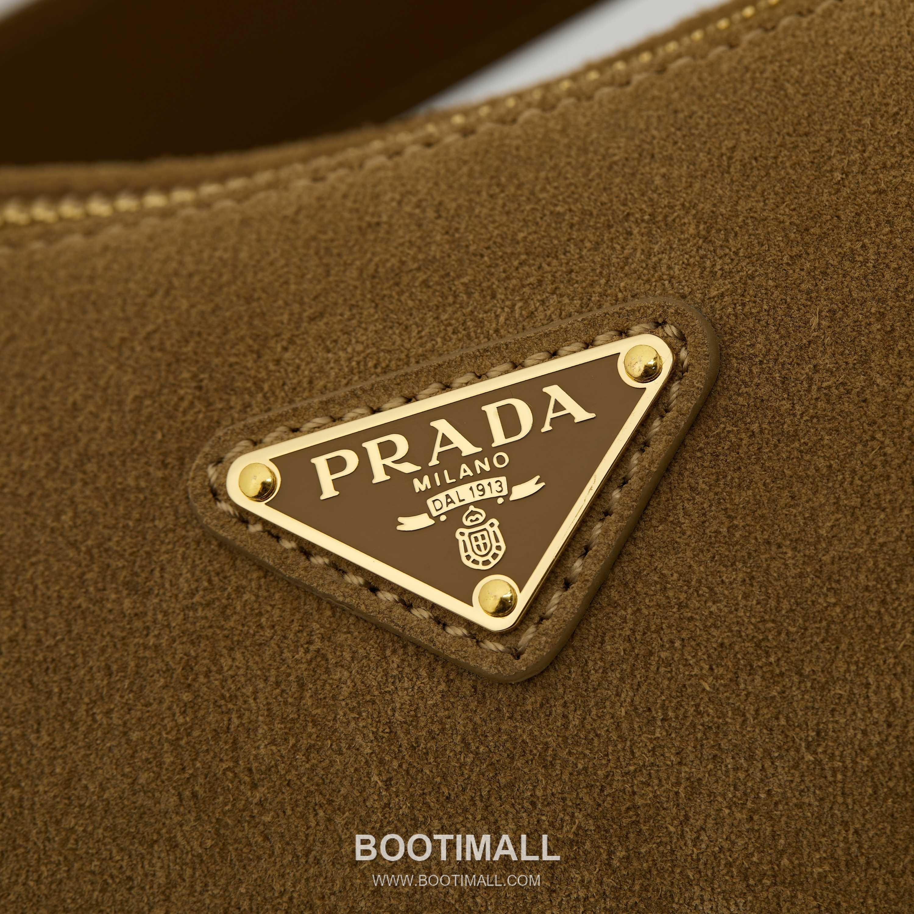 Prada Aimee Suede Leather Hobo Shoulder Bag with Zip Closure and Keyring Detail 프라다 에이미 스웨이드 레더 호보 숄더백 지퍼 클로저 키링 디테일 1BC228 39cm 5