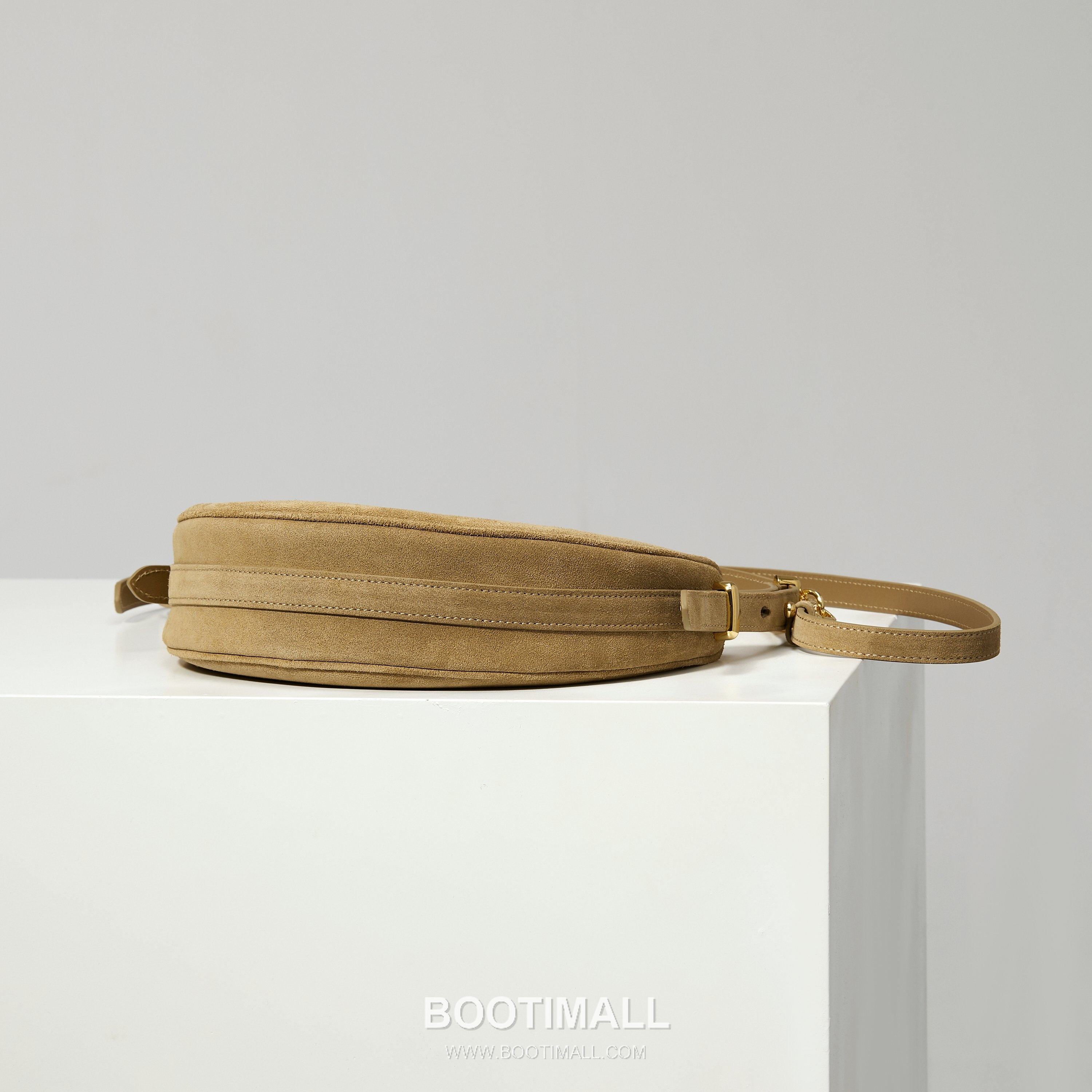 Prada Arque Suede Leather Shoulder Bag with Dual Strap Triangle Logo Detail 프라다 아르케 스웨이드 레더 숄더백 듀얼 스트랩 트라이앵글 로고 디테일 1BC194 22.5cm 4