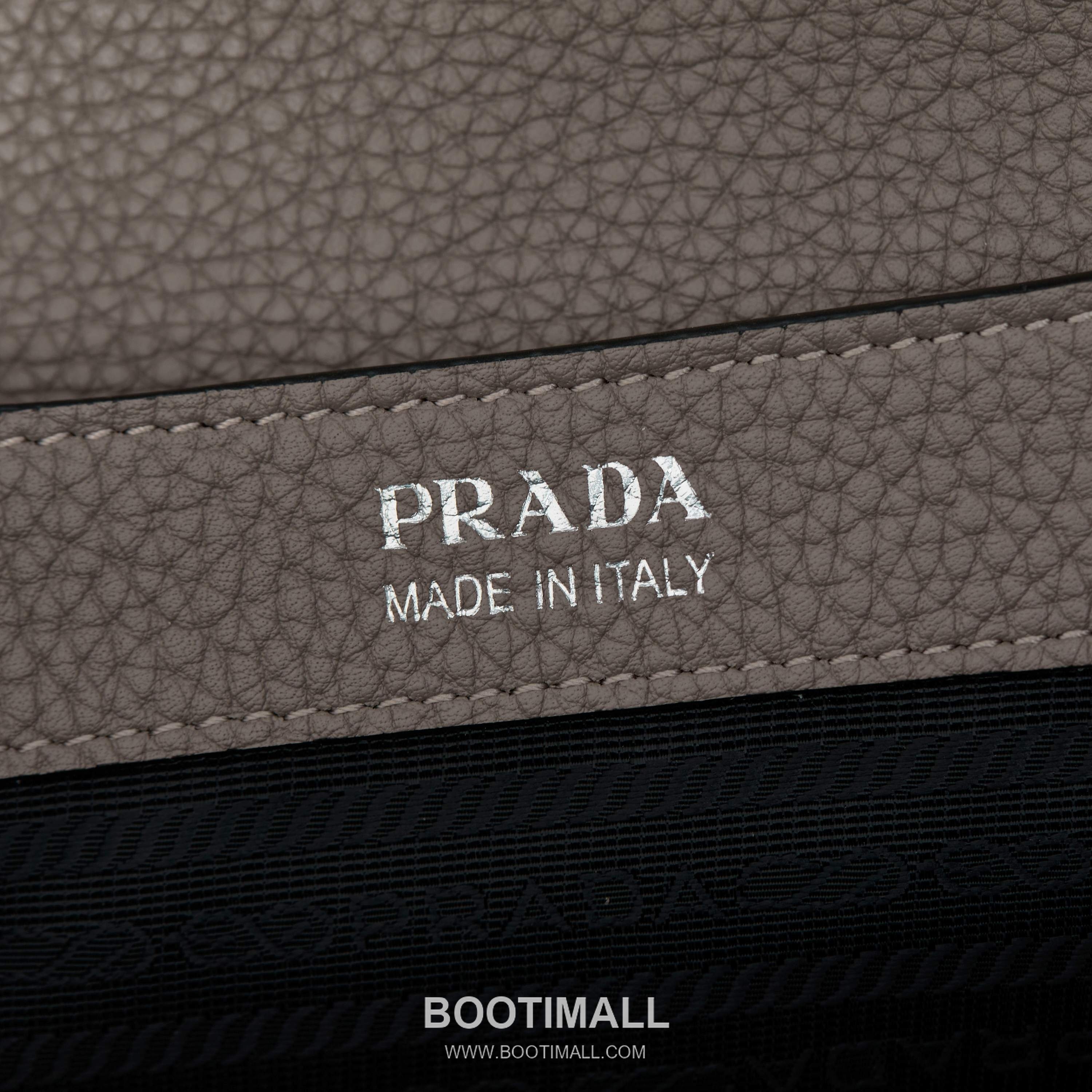 Prada Deer Grain Calfskin Crossbody Bag with Dual Adjustable Strap Detail 프라다 디어 그레인 카프스킨 크로스바디 백 듀얼 조절 스트랩 디테일 1BC170 32cm 8