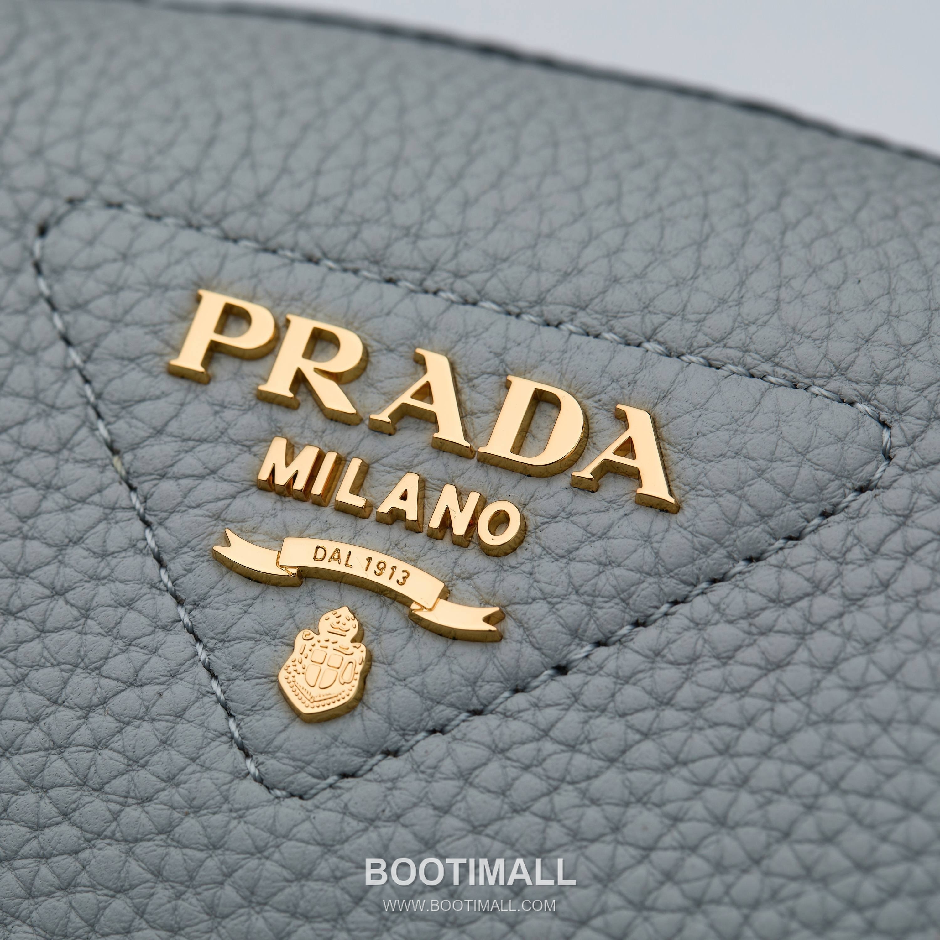 Prada Textured Leather Mini Top Handle Bag with Dual Strap Zip Closure and Logo Detail 프라다 텍스처드 레더 미니 탑핸들 숄더백 듀얼 스트랩 지퍼 클로저 로고 디테일 1BA362 18cm 5