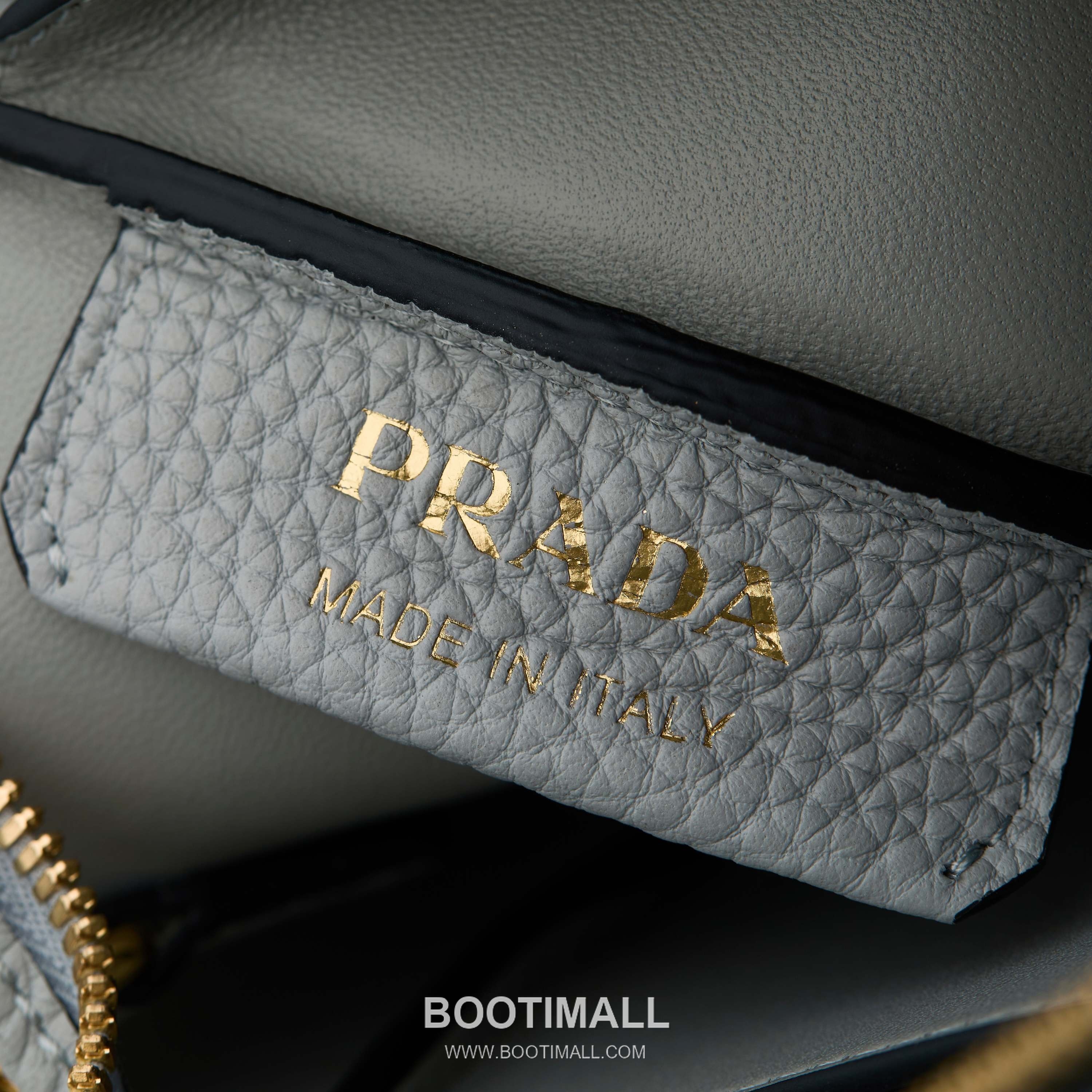 Prada Textured Leather Mini Top Handle Bag with Dual Strap Zip Closure and Logo Detail 프라다 텍스처드 레더 미니 탑핸들 숄더백 듀얼 스트랩 지퍼 클로저 로고 디테일 1BA362 18cm 8