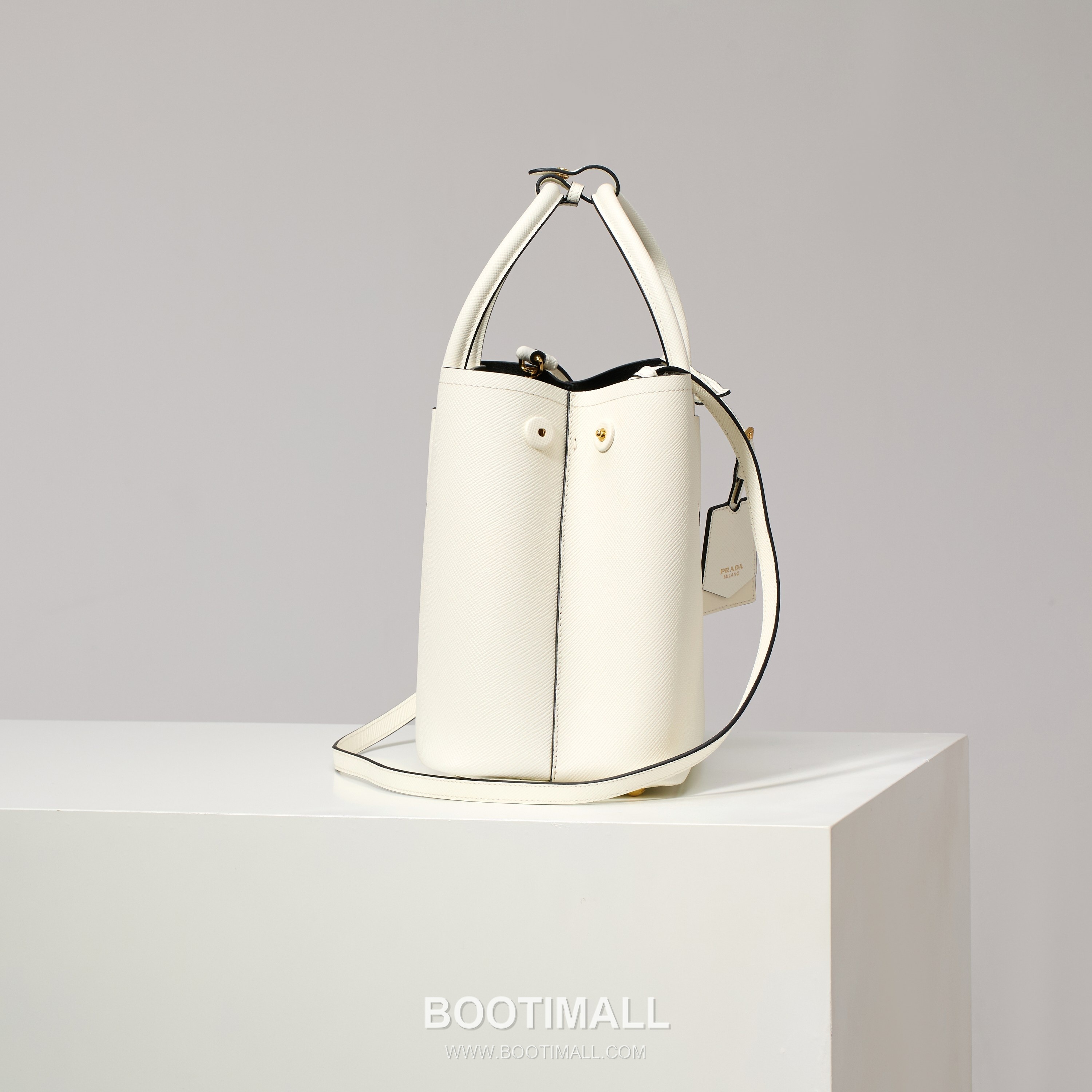 Prada Crossgrain Calfskin Tote Bag with Contrast Leather Interior and Top Handle Detail 프라다 크로스그레인 카프스킨 토트백 콘트라스트 레더 내부 탑핸들 디테일 1BG775 33cm 3