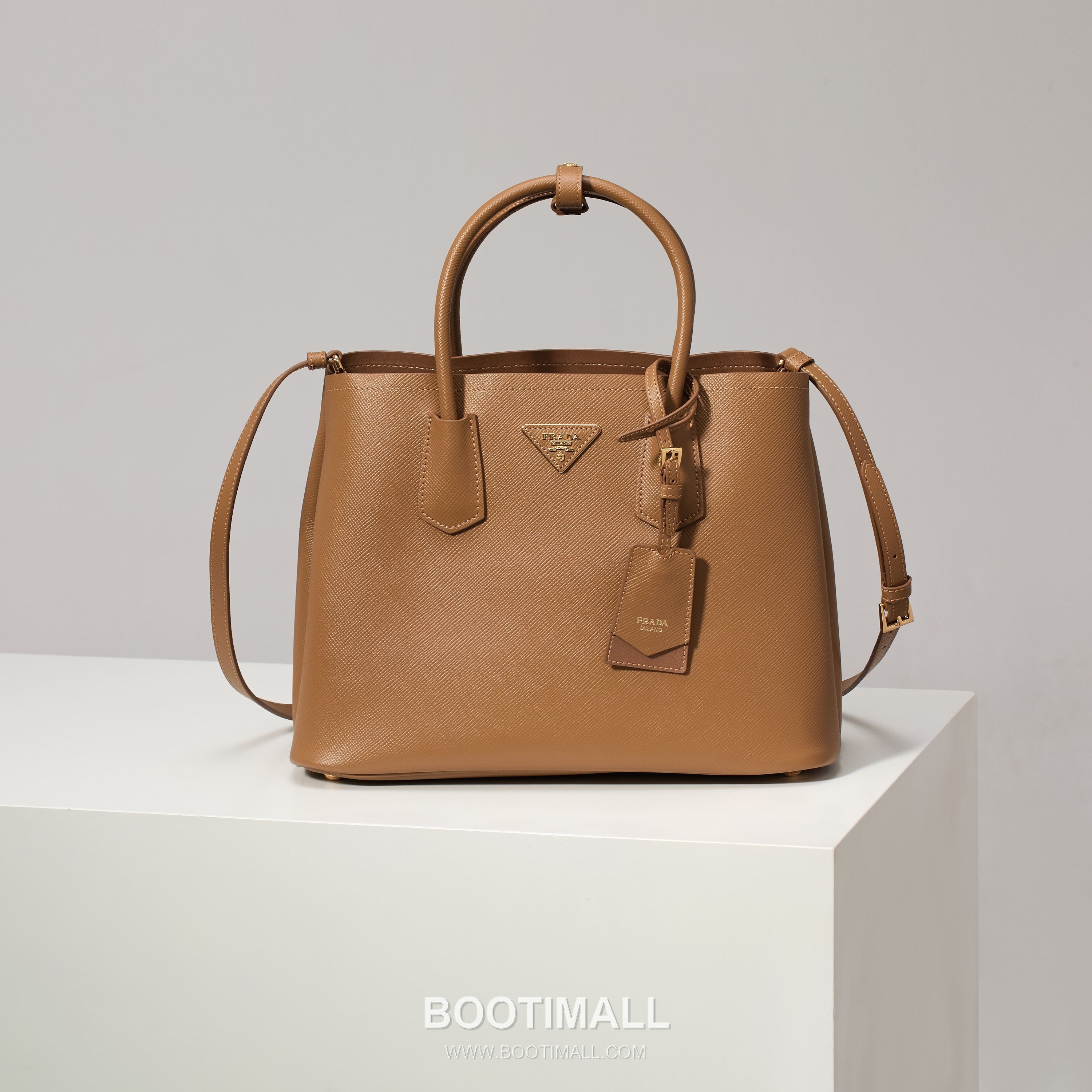 Prada Crossgrain Calfskin Tote Bag with Contrast Leather Interior and Top Handle Detail 프라다 크로스그레인 카프스킨 토트백 콘트라스트 레더 내부 탑핸들 디테일 1BG775 33cm 1