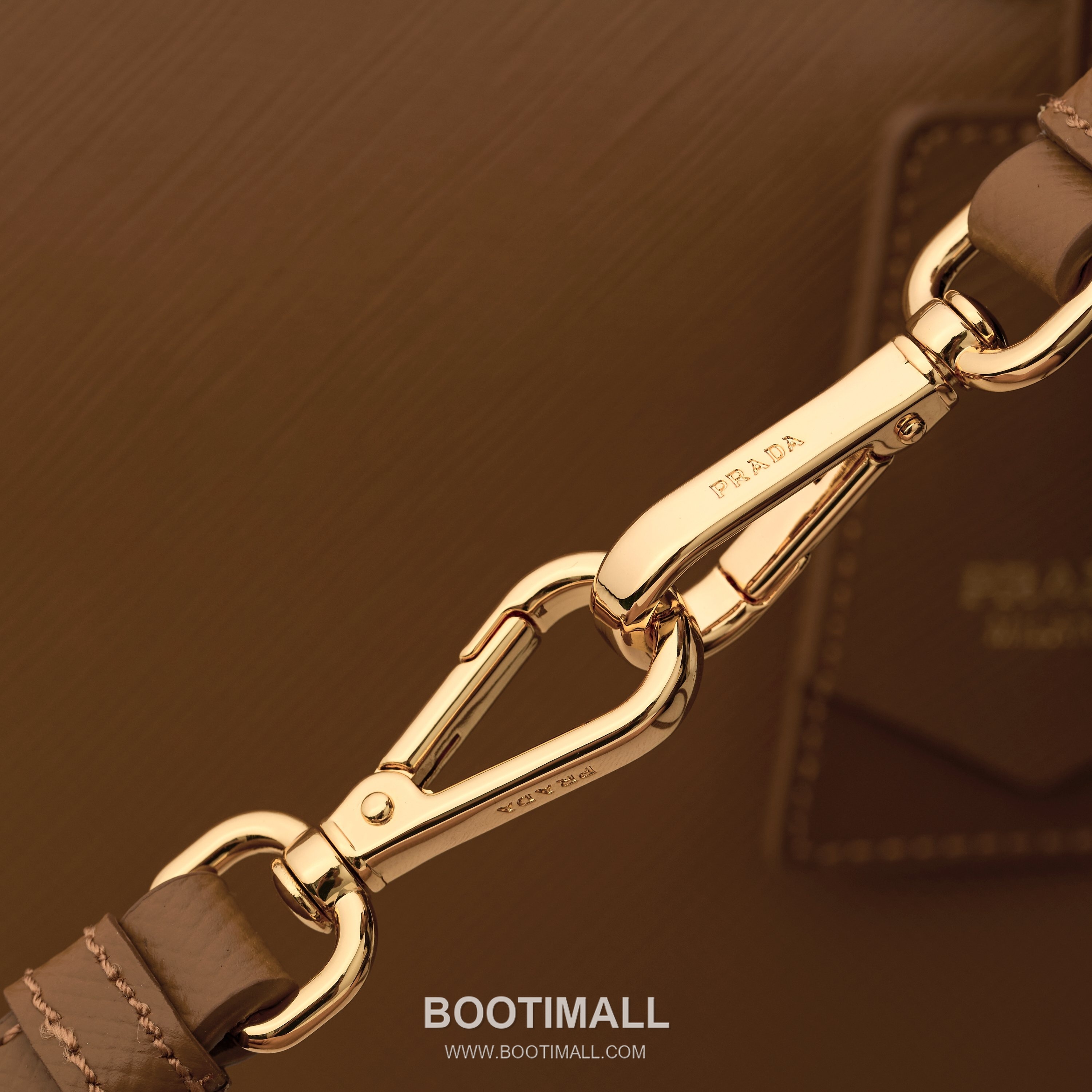 Prada Crossgrain Calfskin Tote Bag with Contrast Leather Interior and Top Handle Detail 프라다 크로스그레인 카프스킨 토트백 콘트라스트 레더 내부 탑핸들 디테일 1BG775 33cm 7