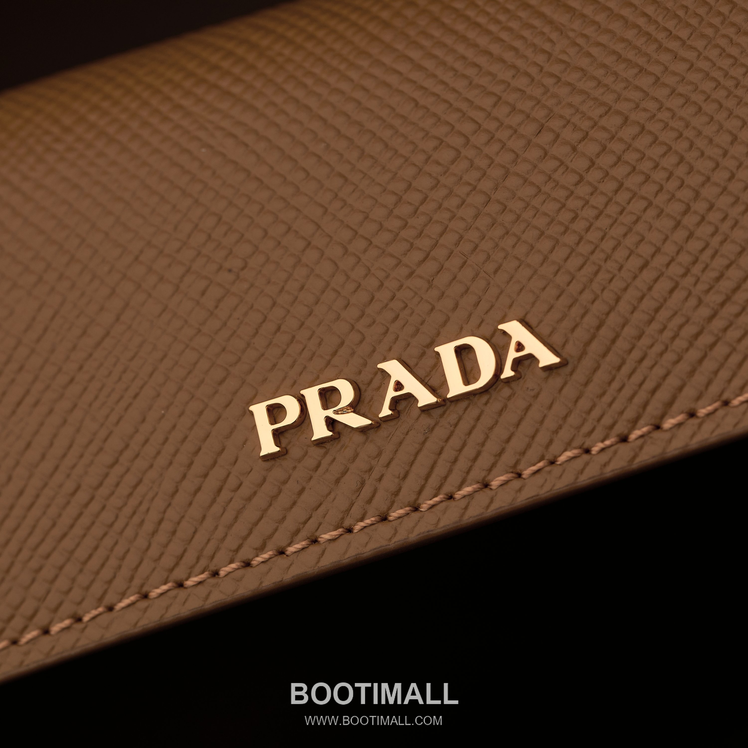 Prada Crossgrain Calfskin Tote Bag with Contrast Leather Interior and Top Handle Detail 프라다 크로스그레인 카프스킨 토트백 콘트라스트 레더 내부 탑핸들 디테일 1BG775 33cm 8