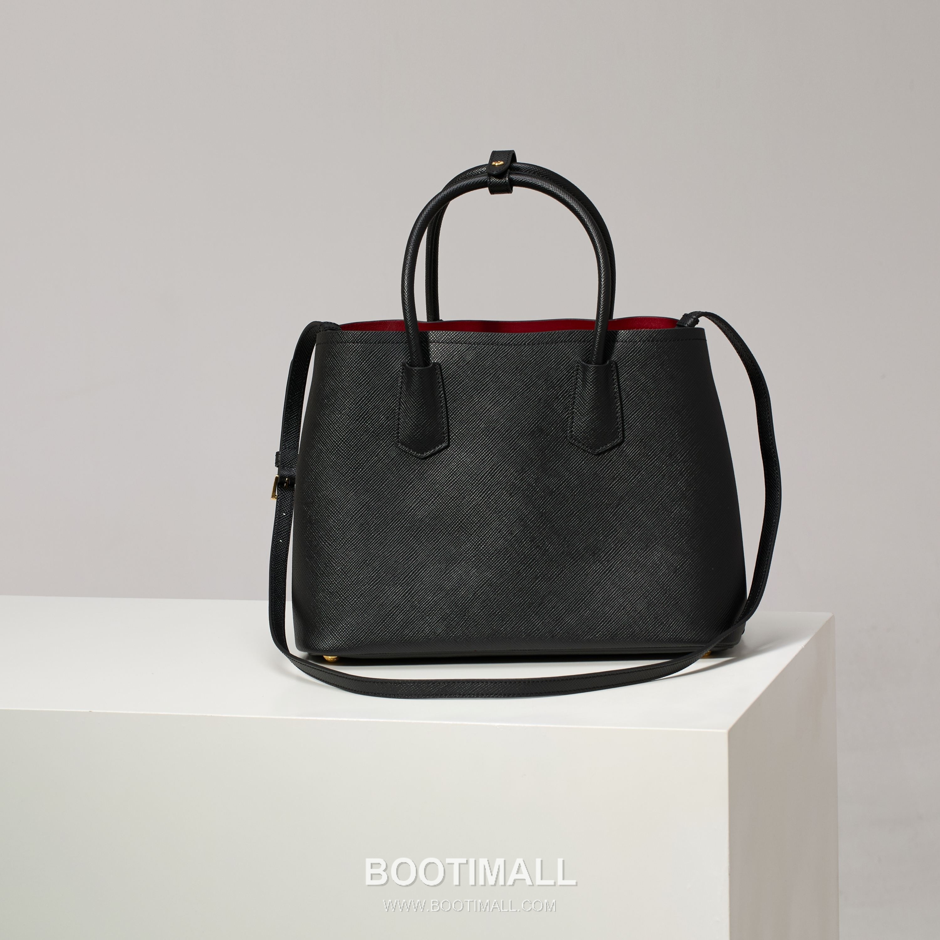 Prada Crossgrain Calfskin Tote Bag with Contrast Leather Interior and Top Handle Detail 프라다 크로스그레인 카프스킨 토트백 콘트라스트 레더 내부 탑핸들 디테일 1BG775 33cm 2