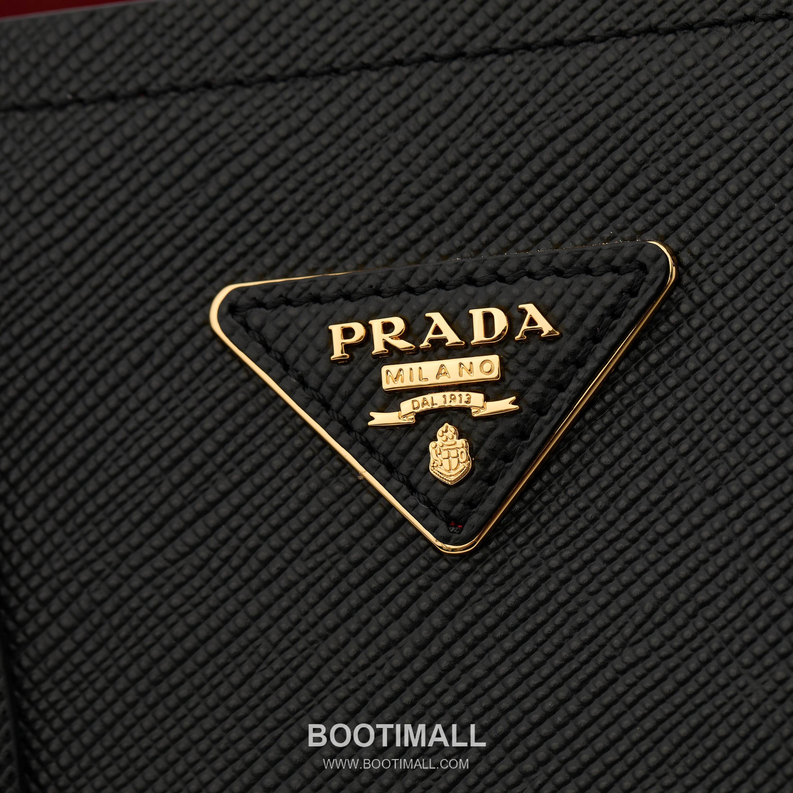 Prada Crossgrain Calfskin Tote Bag with Contrast Leather Interior and Top Handle Detail 프라다 크로스그레인 카프스킨 토트백 콘트라스트 레더 내부 탑핸들 디테일 1BG775 33cm 5