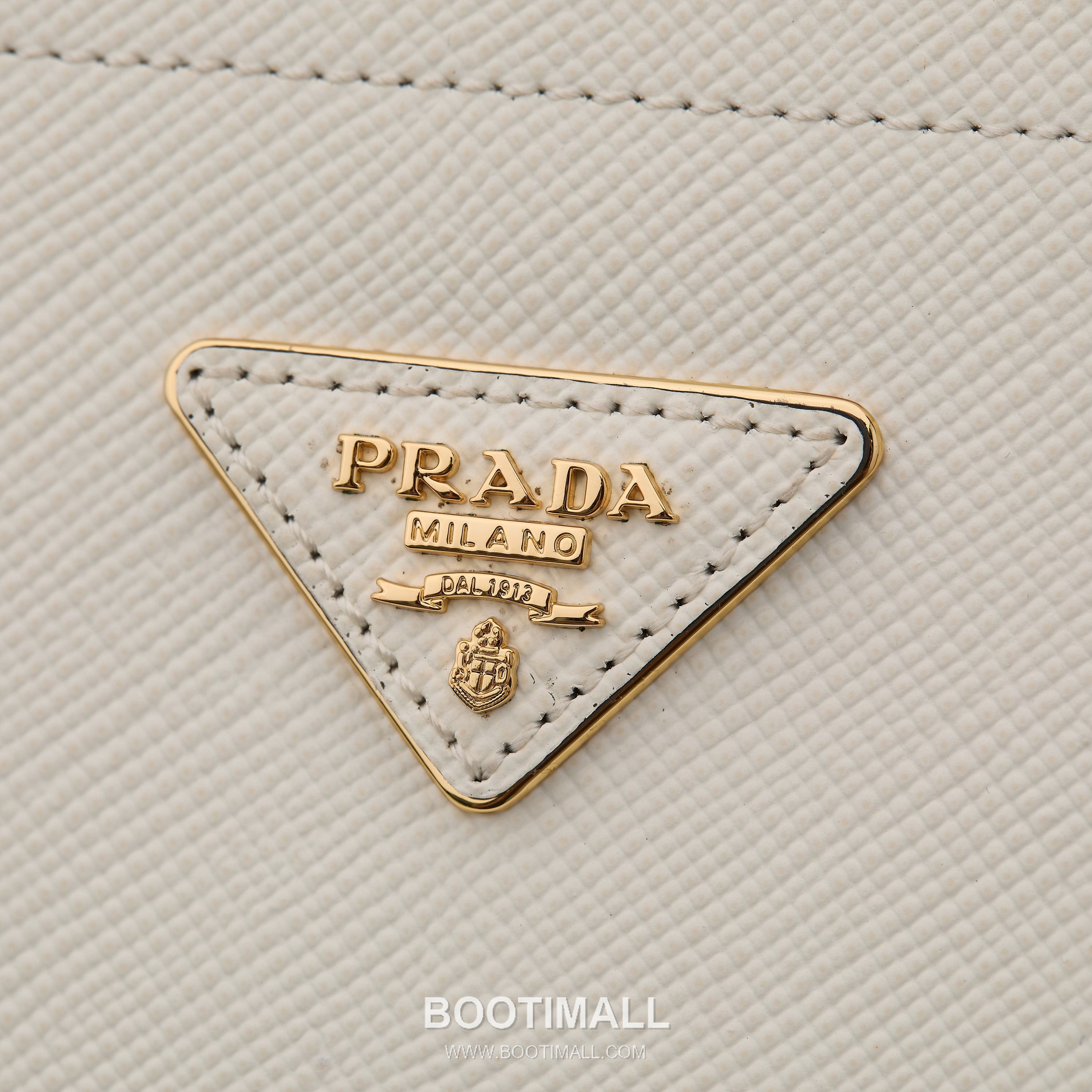 Prada Saffiano Leather Bucket Bag with Detachable Strap Name Tag and Triangle Logo Detail 프라다 사피아노 가죽 버킷백 탈부착 스트랩 네임태그 트라이앵글 로고 디테일 1BA212 22cm 5