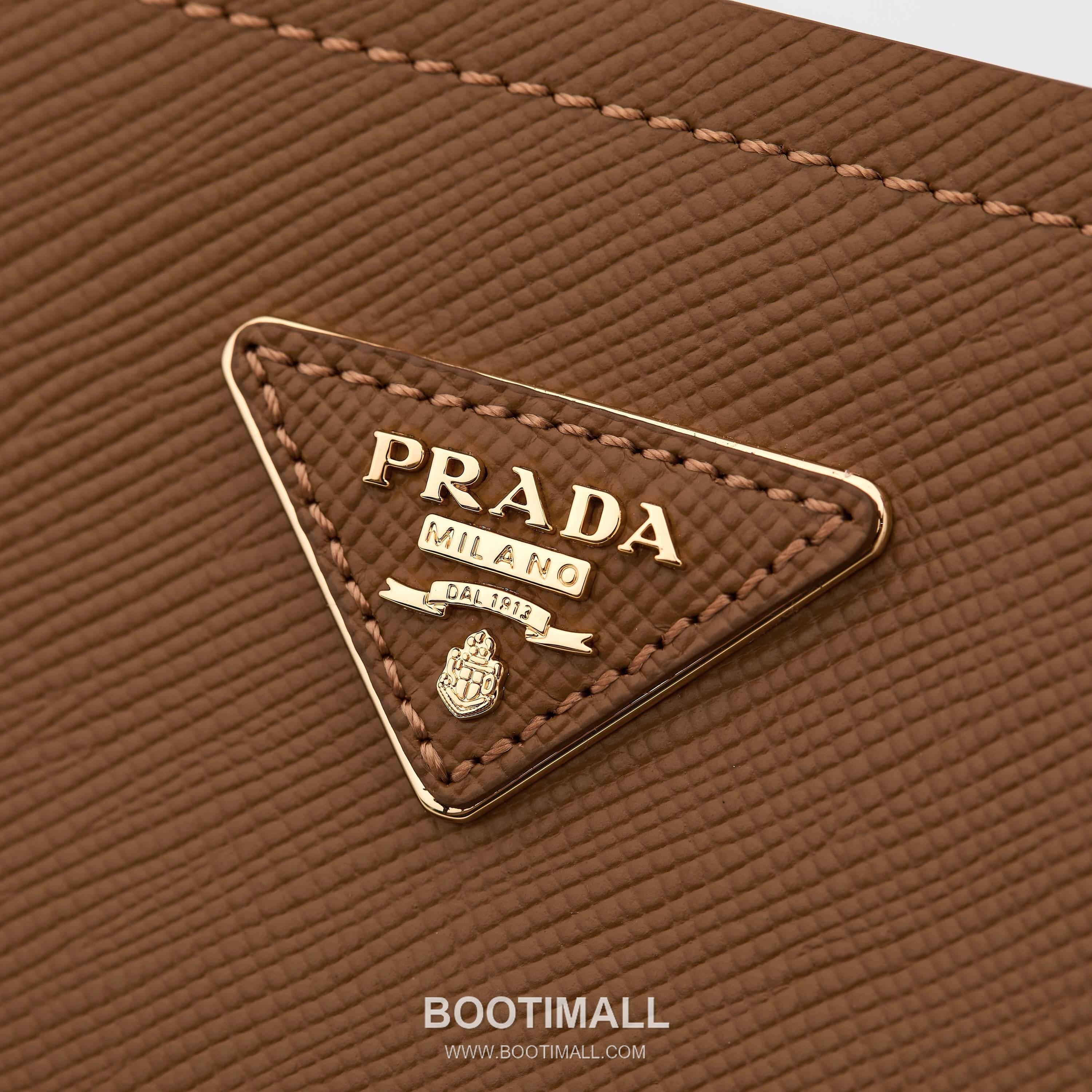 Prada Saffiano Leather Bucket Bag with Detachable Strap Name Tag and Triangle Logo Detail 프라다 사피아노 가죽 버킷백 탈부착 스트랩 네임태그 트라이앵글 로고 디테일 1BA212 22cm 5