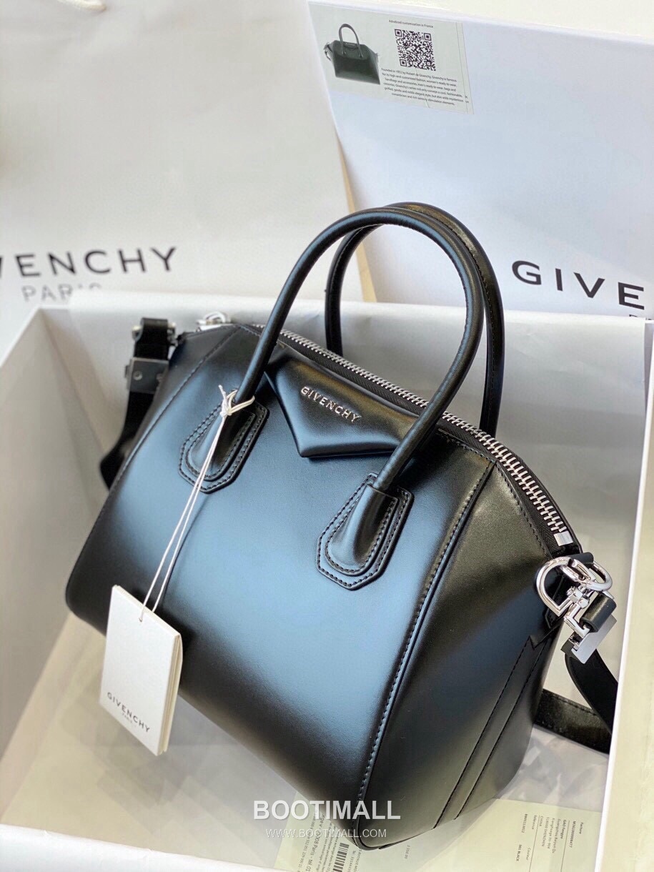 Givenchy Antigona Calfskin Top Handle Tote Bag with Zip Closure and Logo Detail 지방시 안티고나 카프스킨 탑핸들 토트백 지퍼 클로저 로고 디테일 9981 28cm 1