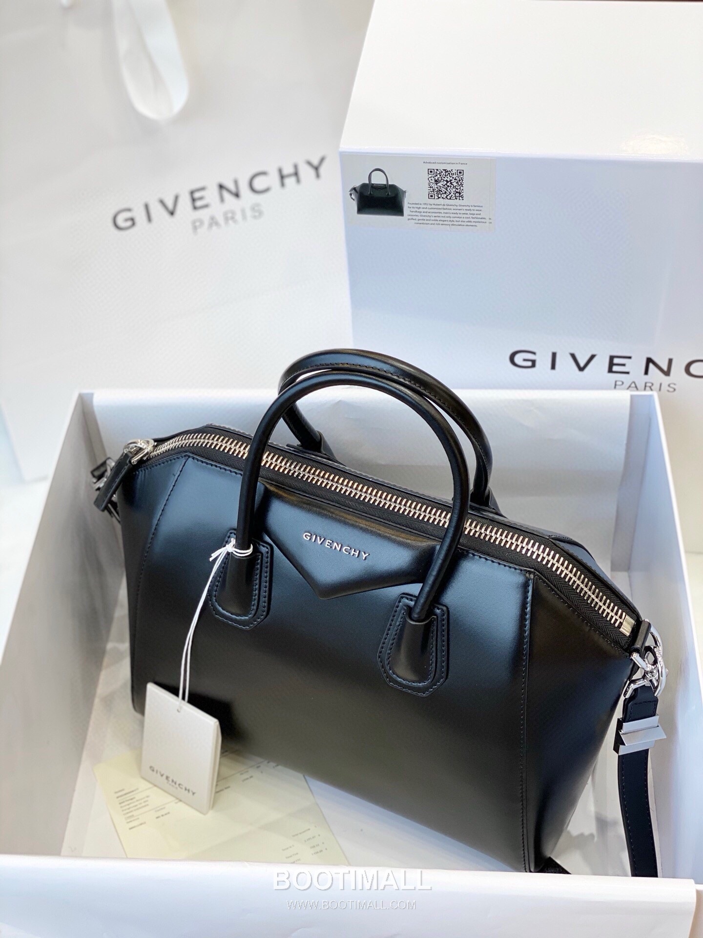 Givenchy Antigona Calfskin Top Handle Tote Bag with Zip Closure and Logo Detail 지방시 안티고나 카프스킨 탑핸들 토트백 지퍼 클로저 로고 디테일 9981 33cm 2