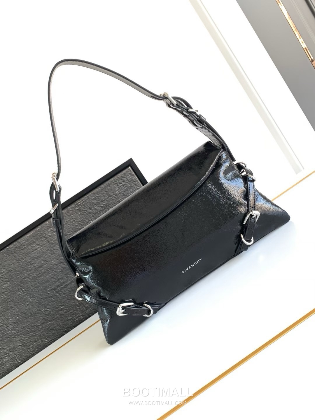 Givenchy Voyou Calfskin Hobo Shoulder Bag with Soft Pillow Structure and Strap Detail 지방시 보유 카프스킨 호보 숄더백 소프트 필로우 구조 스트랩 디테일 32cm 1