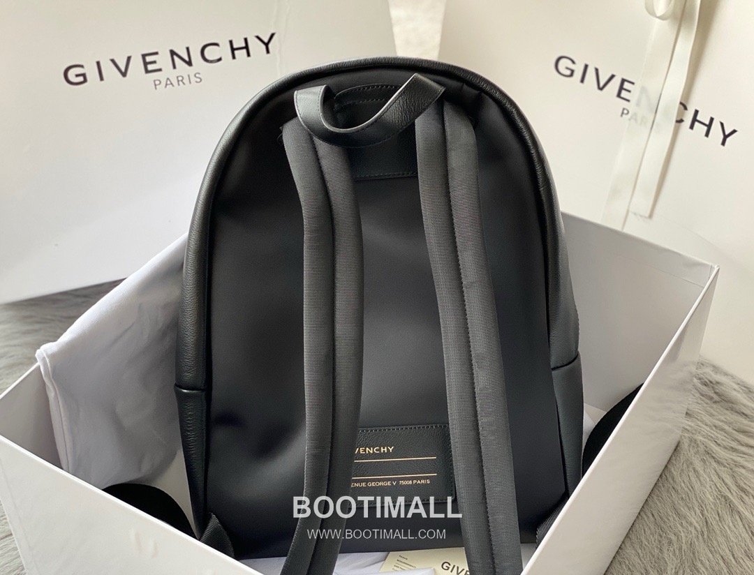 Givenchy Calfskin Leather Backpack with Dual Strap and Logo Detail 지방시 카프스킨 레더 백팩 듀얼 스트랩 로고 디테일 992991 28cm 2